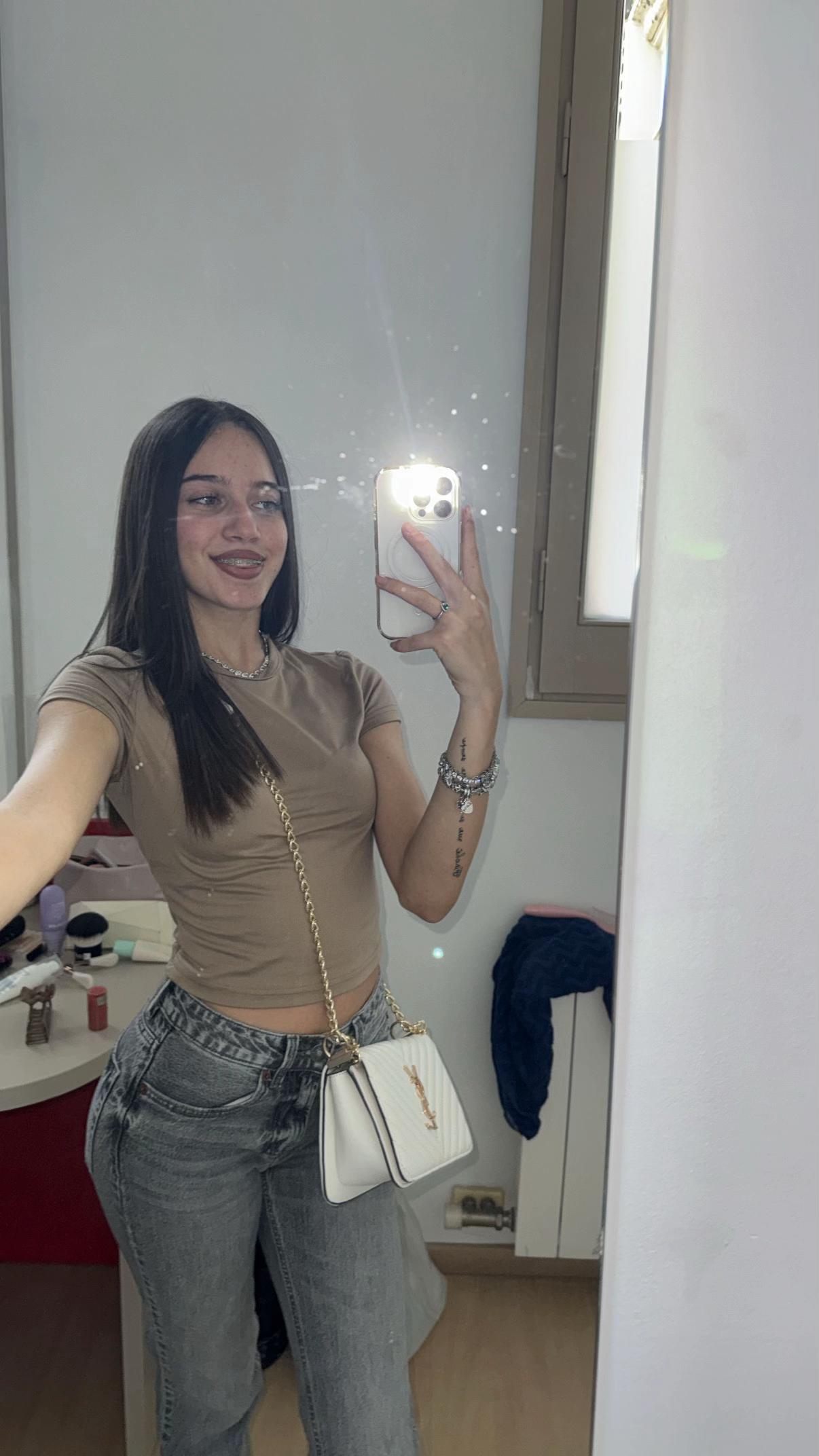 @𝟐𝟐