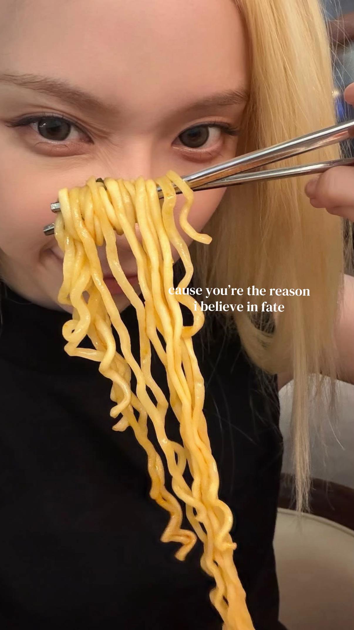@⋆。˚꒰ঌkatarinabluu໒꒱˚。⋆