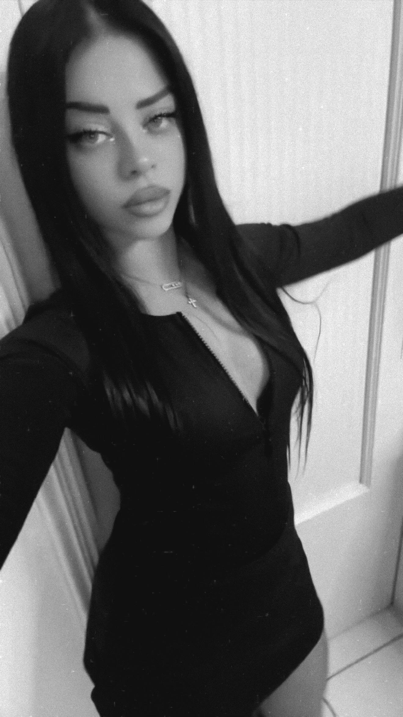 @Dora__Martinez