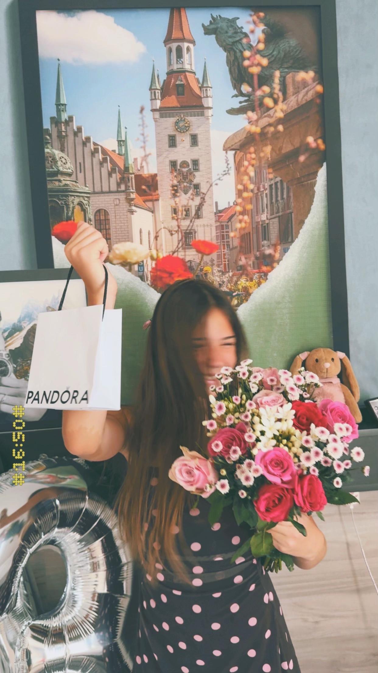 @๐ฉ๐ต๐ช๐ฝ๐ช๊จ