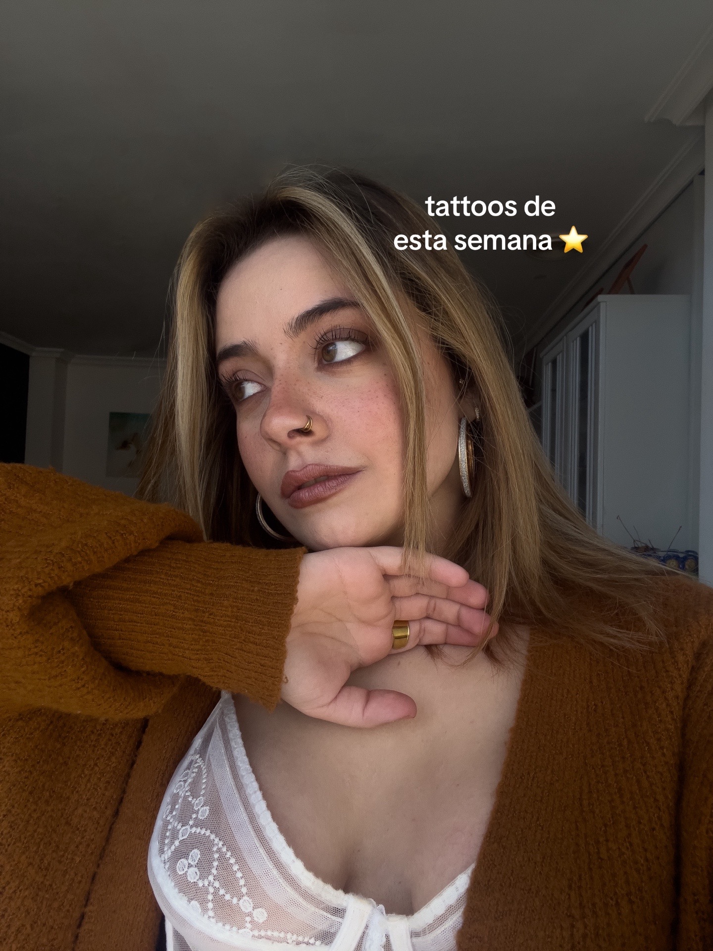 @eleniquiaaa