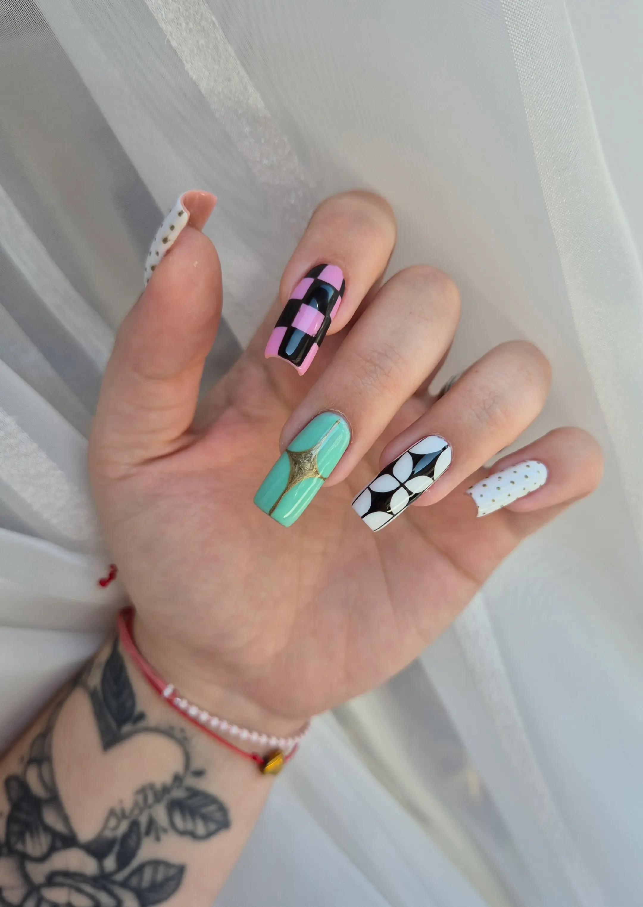 @dolu_nails