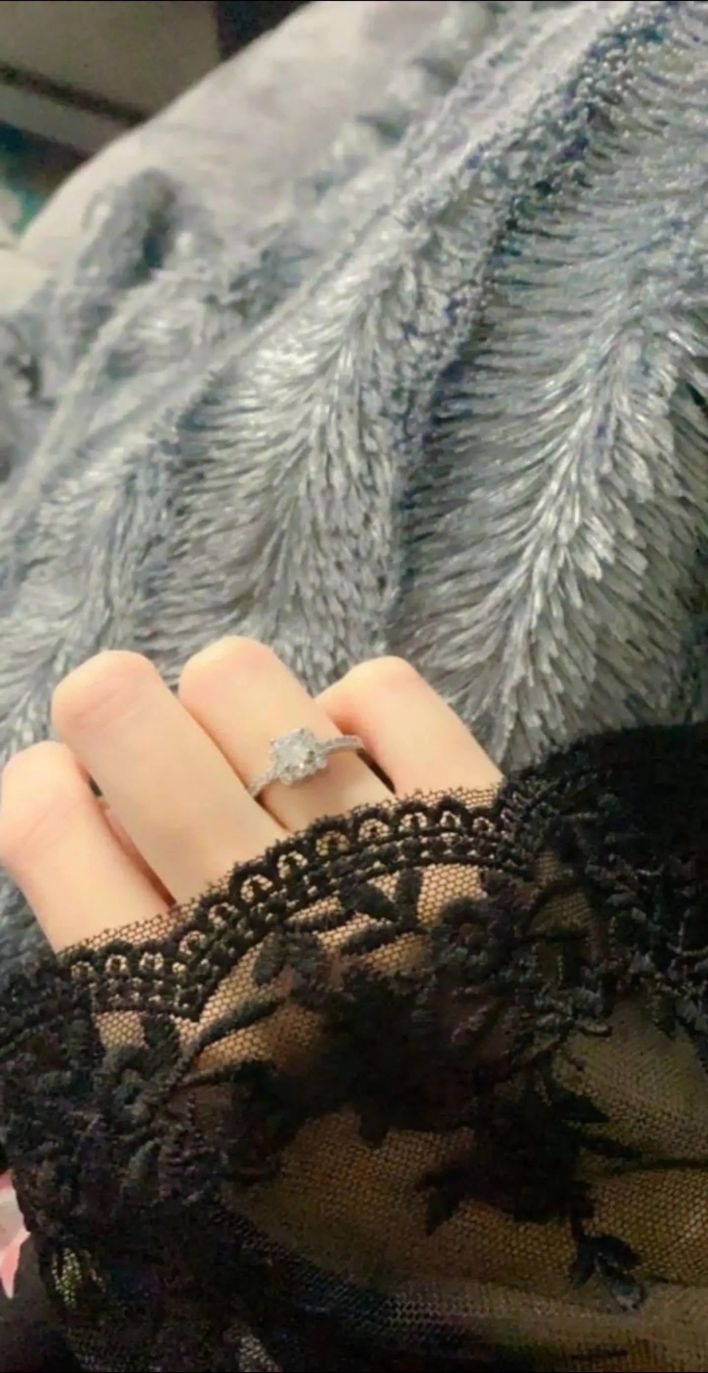 @ヅ𝐀𝐍𝐔𝐒𝐇𝐀𝐘ヅ