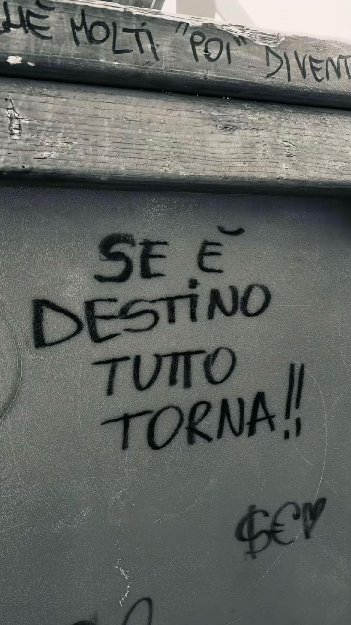 @😶&zwj;🌫️