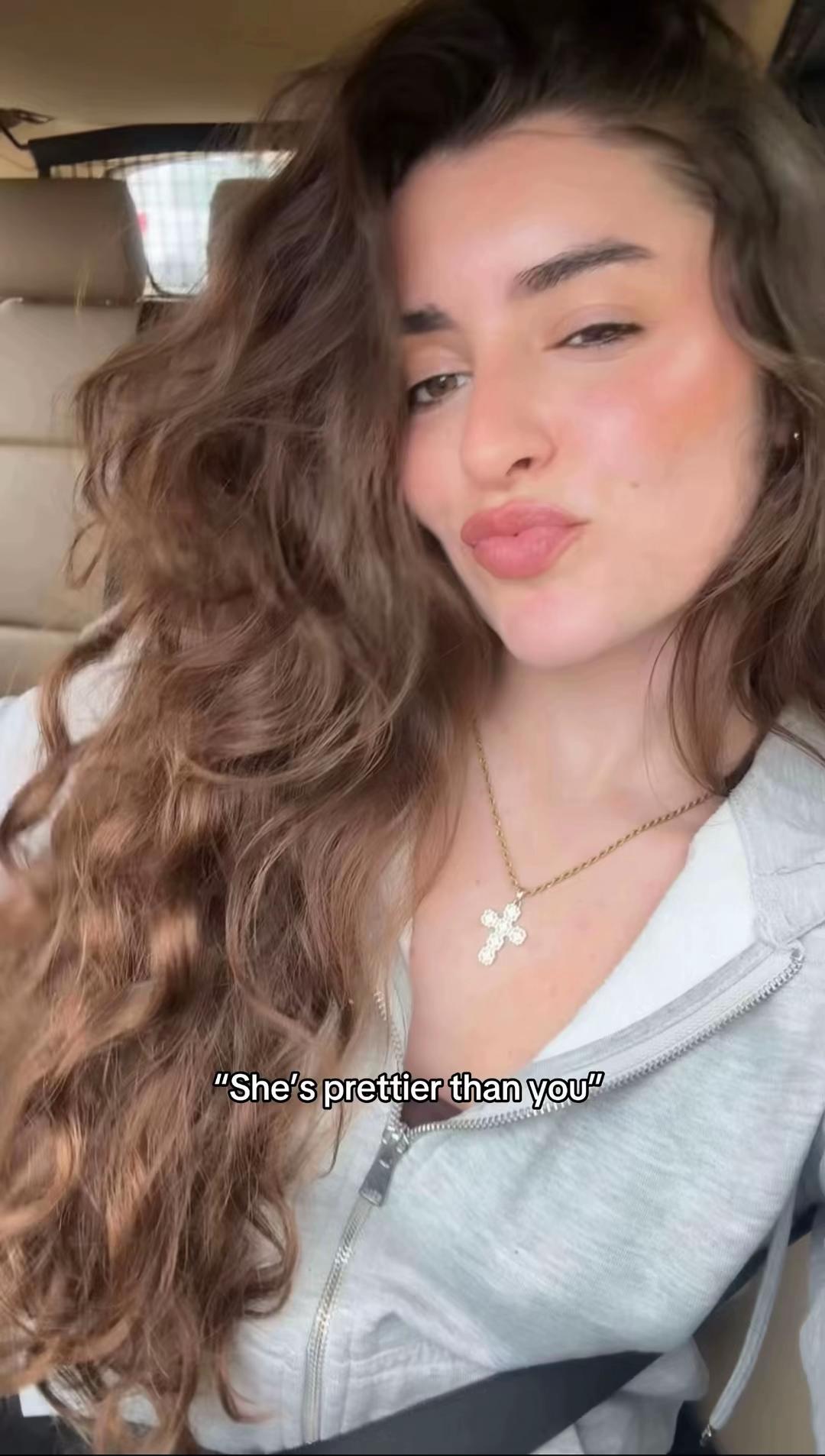 @In&ecirc;s
