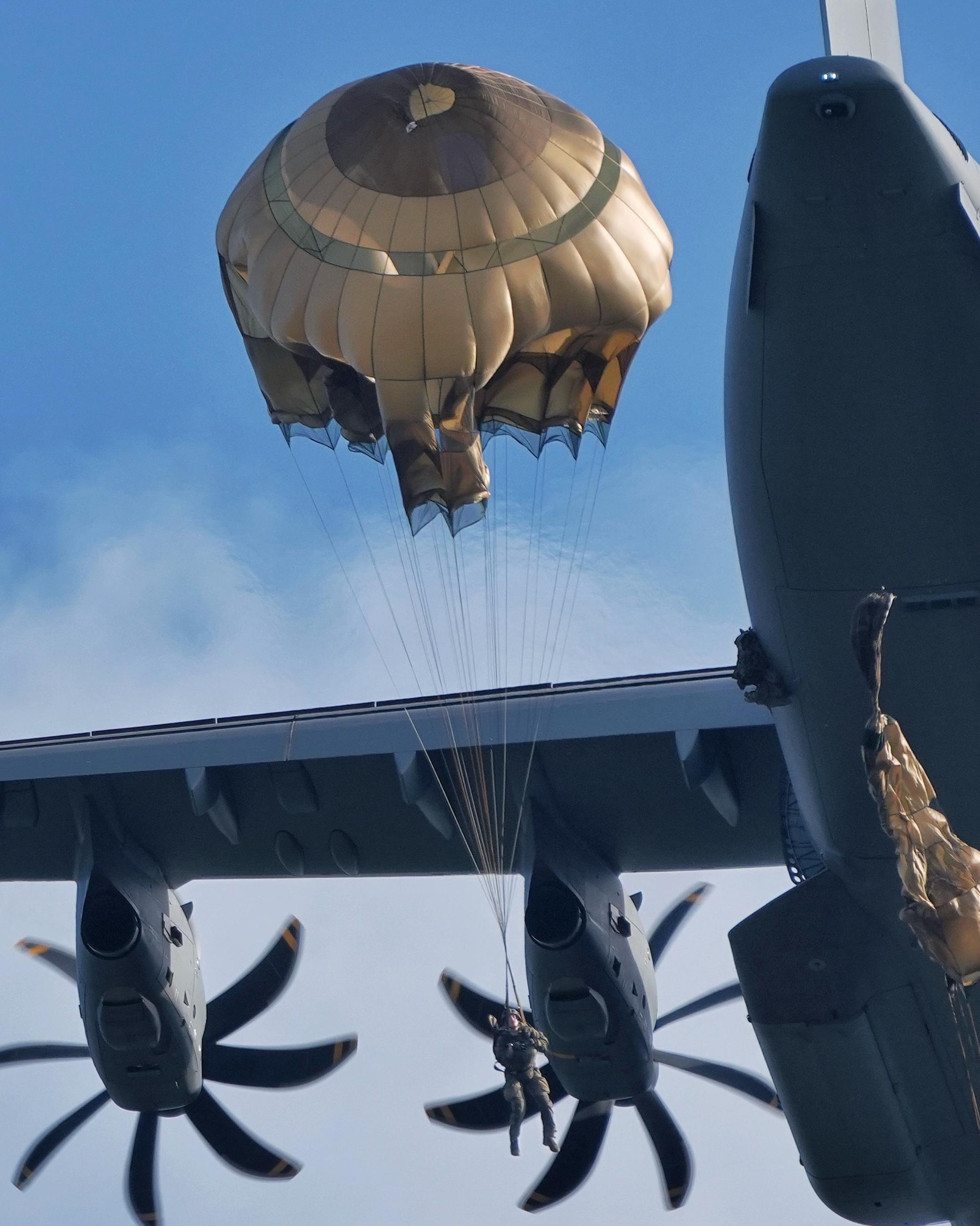 @shorts-military-spotter