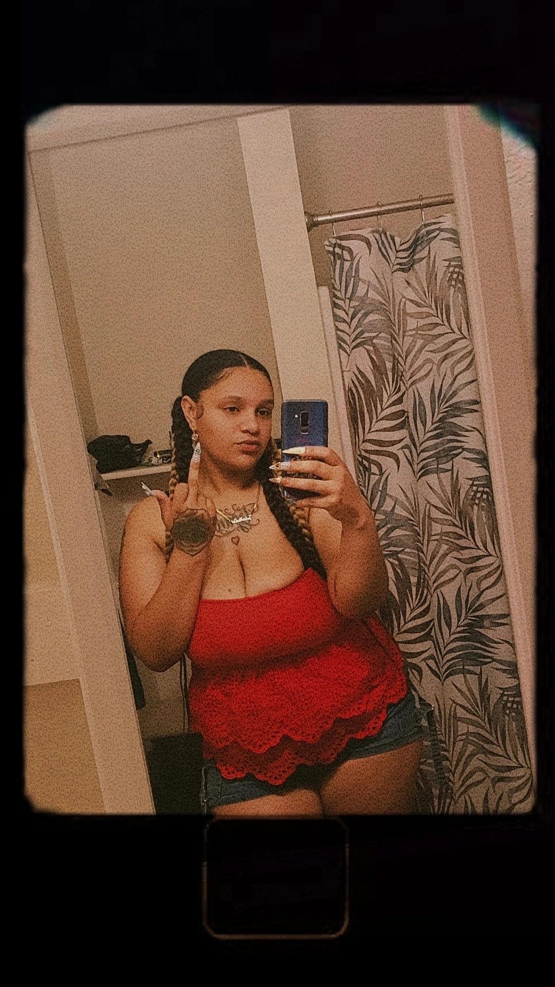 @MissDee