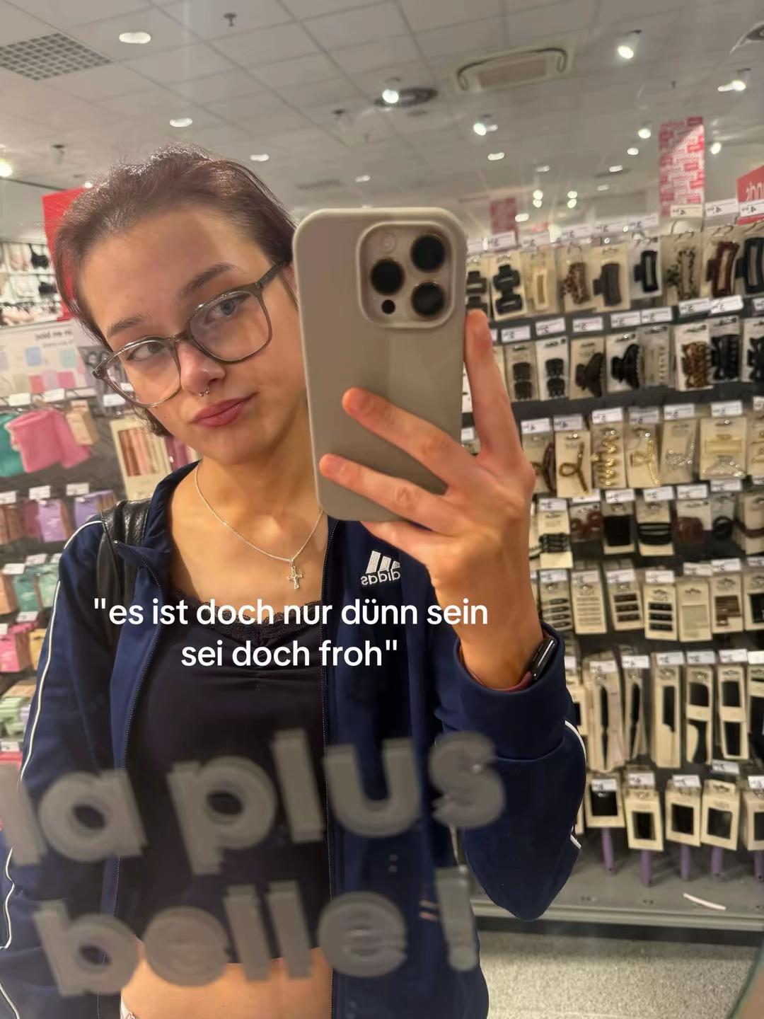 @￴