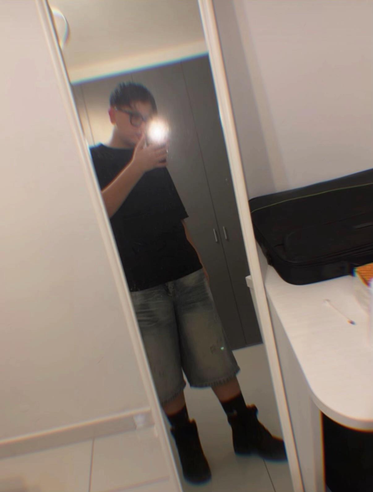 @𝒟.ℳ