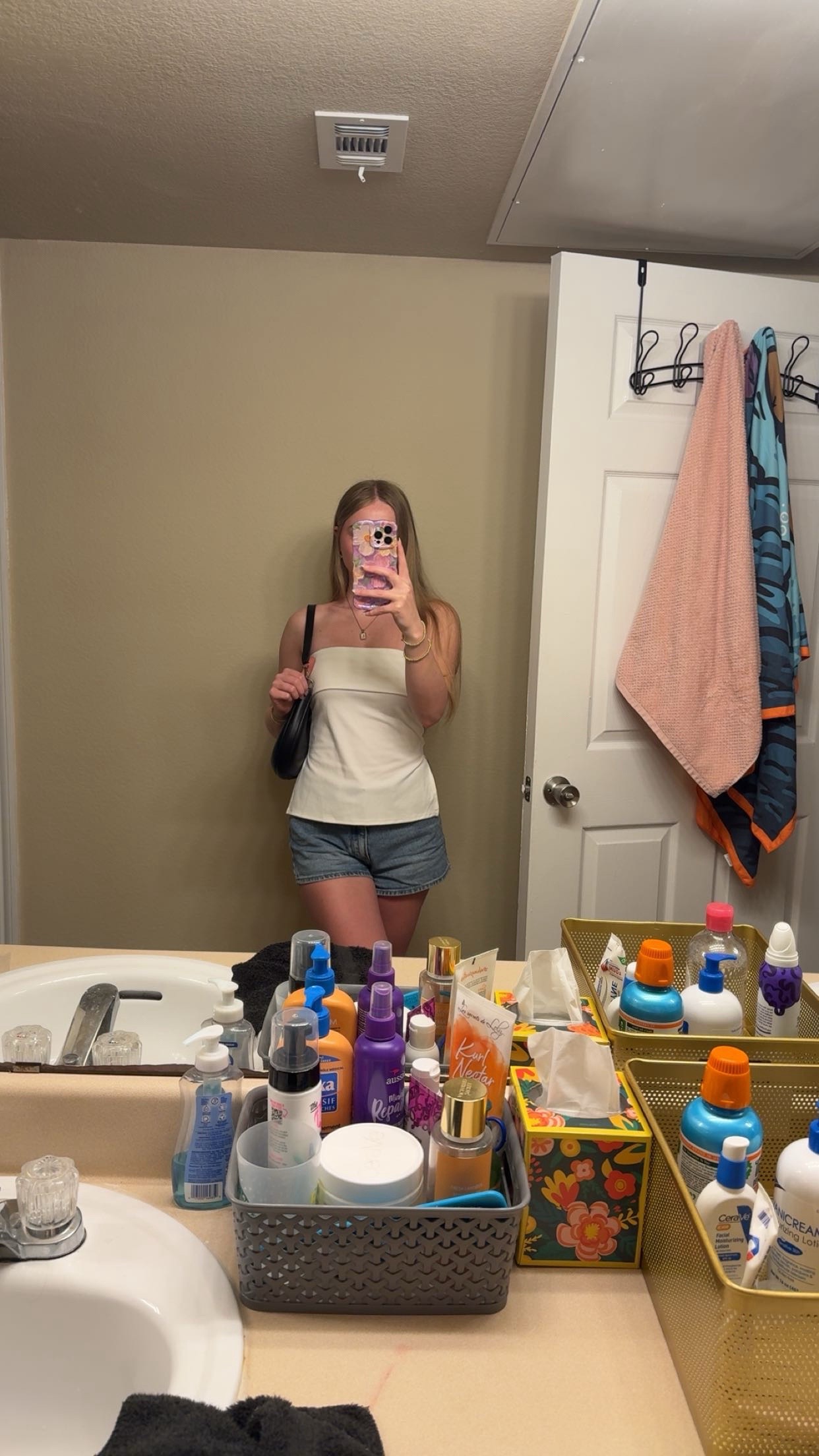 @ellie.land