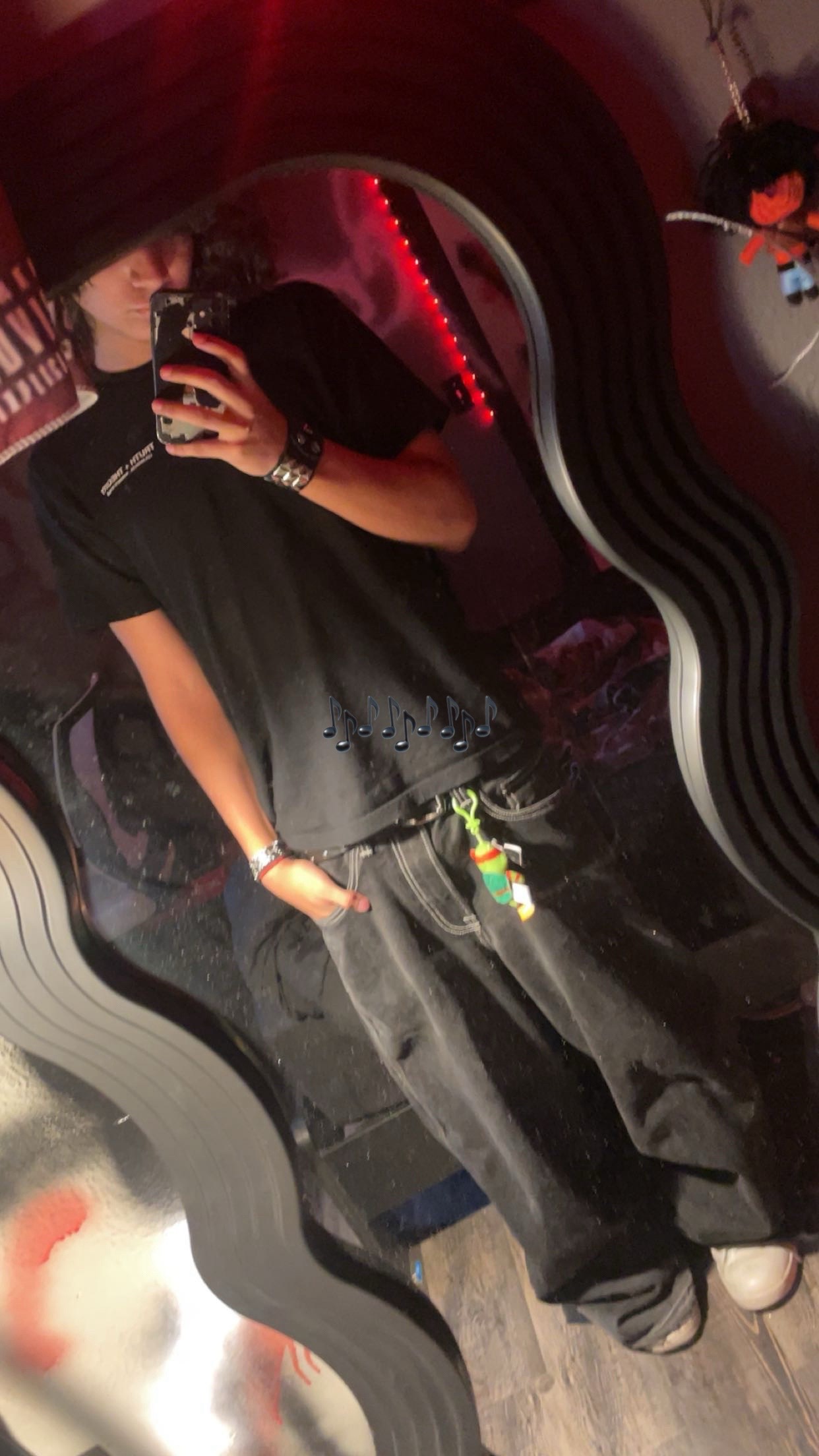 @🦈