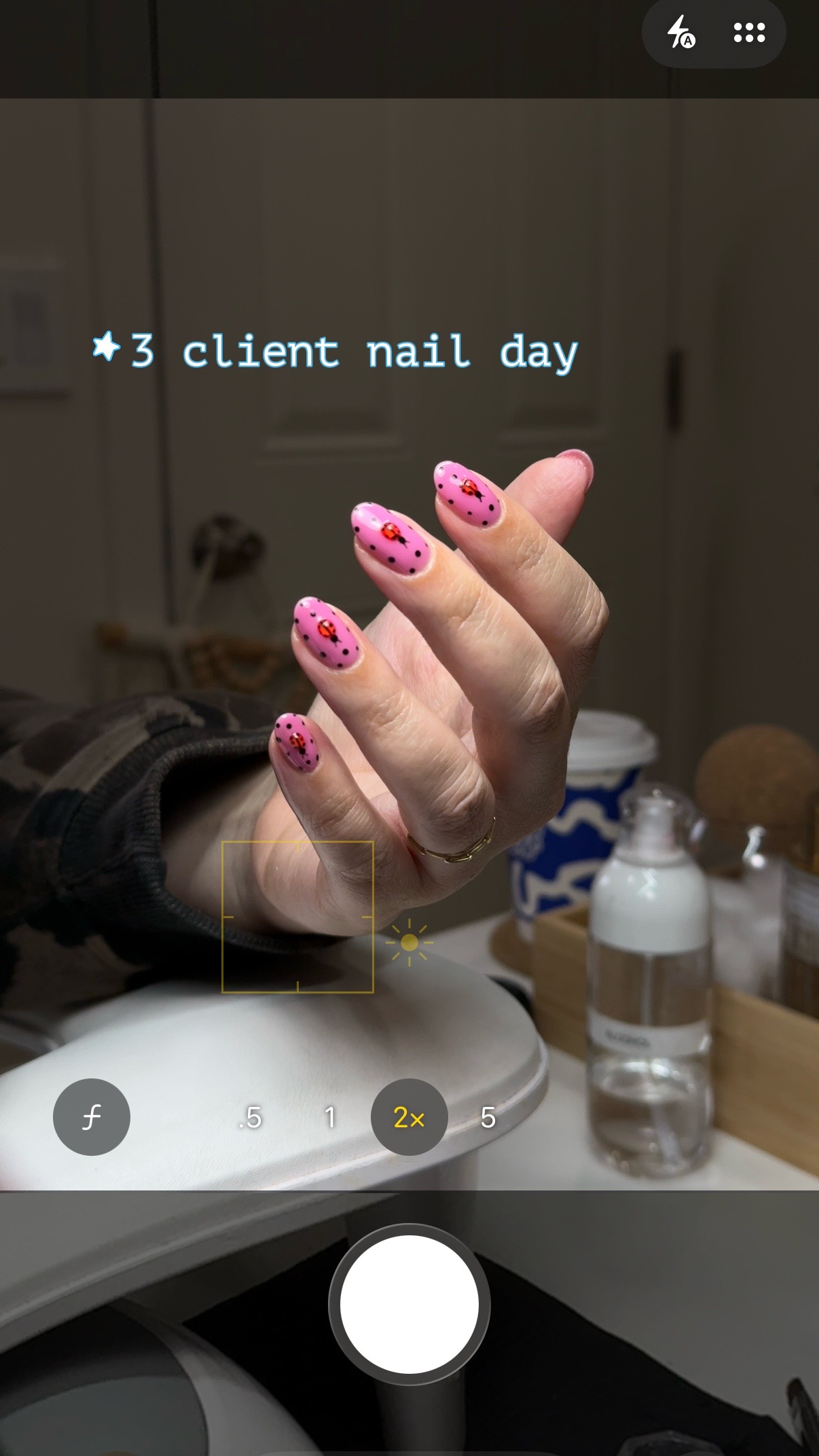 @april | mommy + nail tech