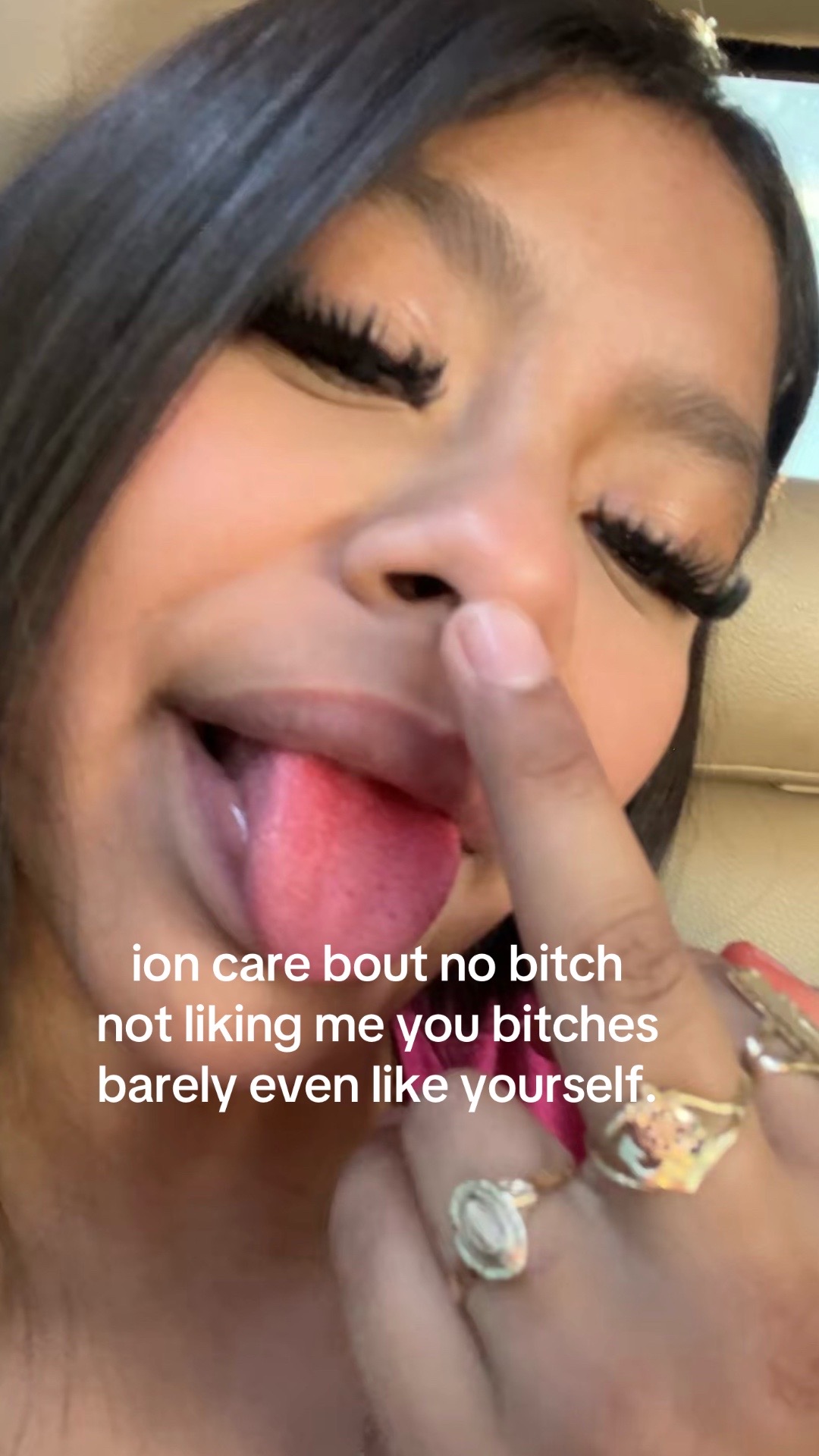@Ashleyy