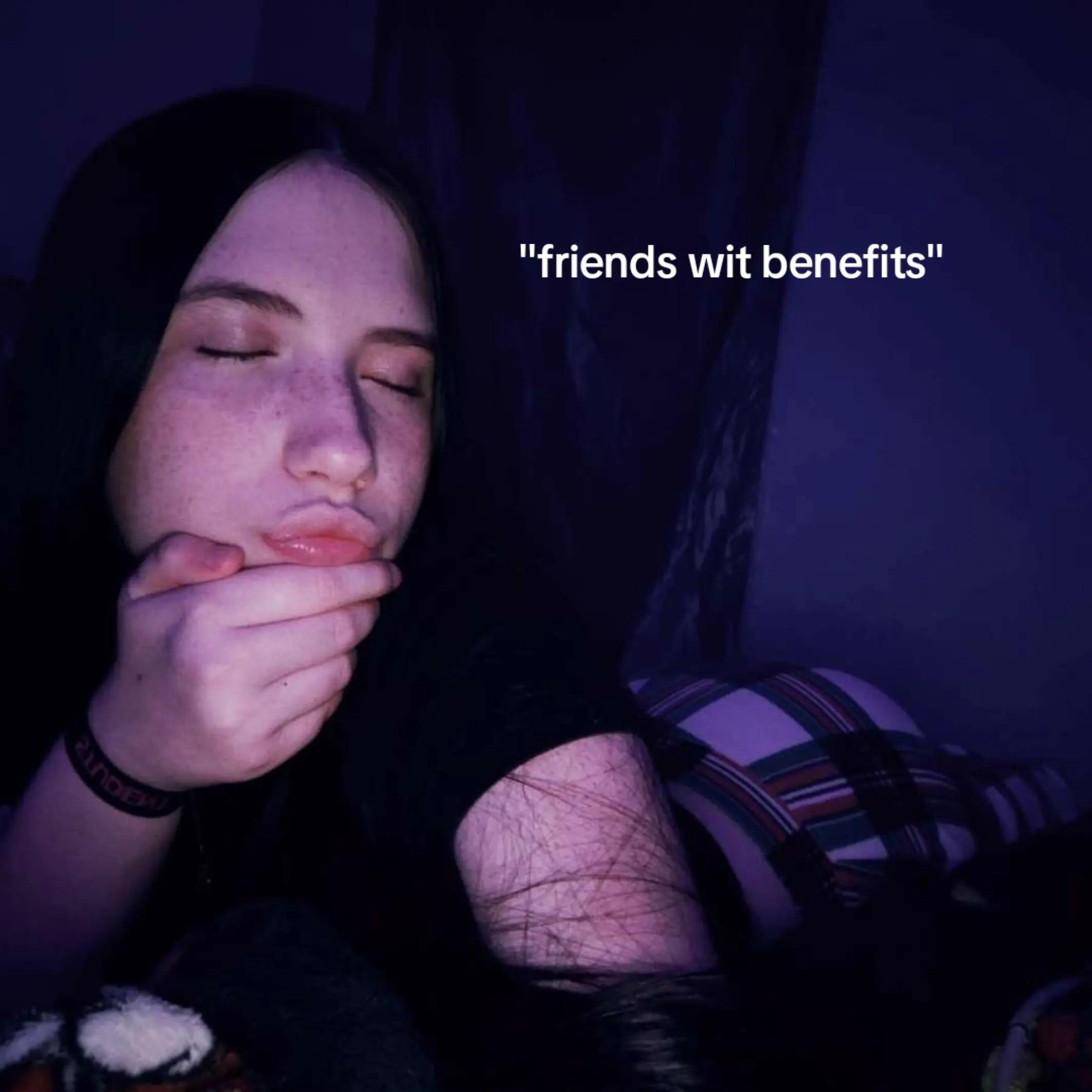 @idk🌑🌙🕸️