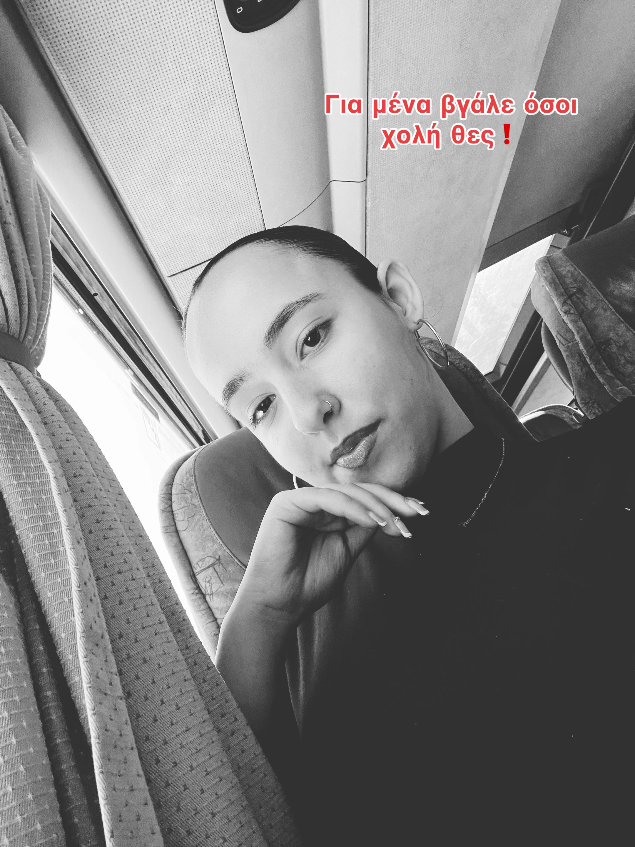 @👩🏻🦱