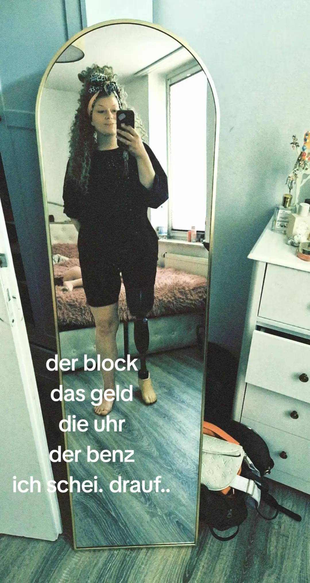 @🇩🇪🩷Lisa🤍🇩🇪