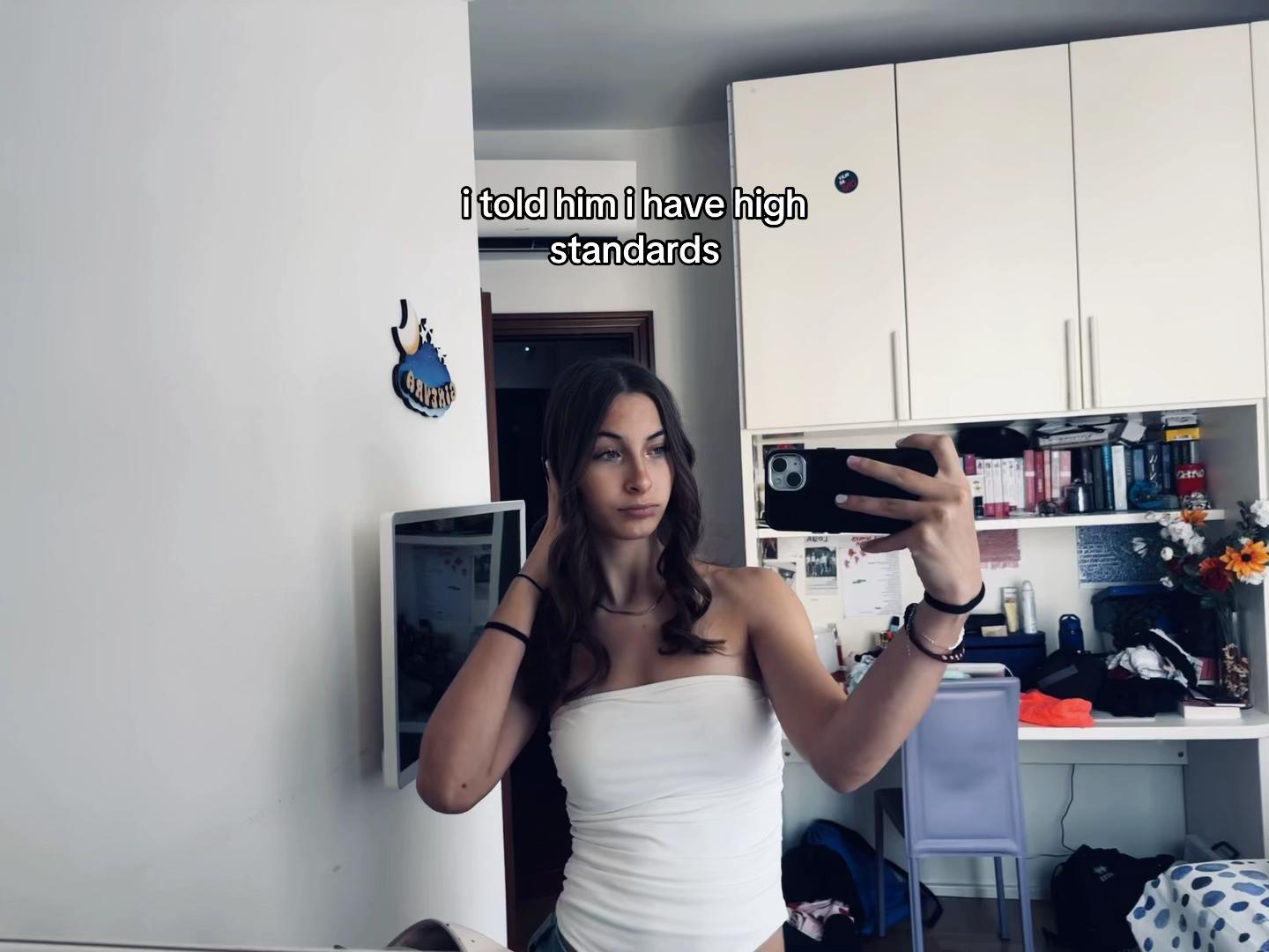@𝟐𝟐
