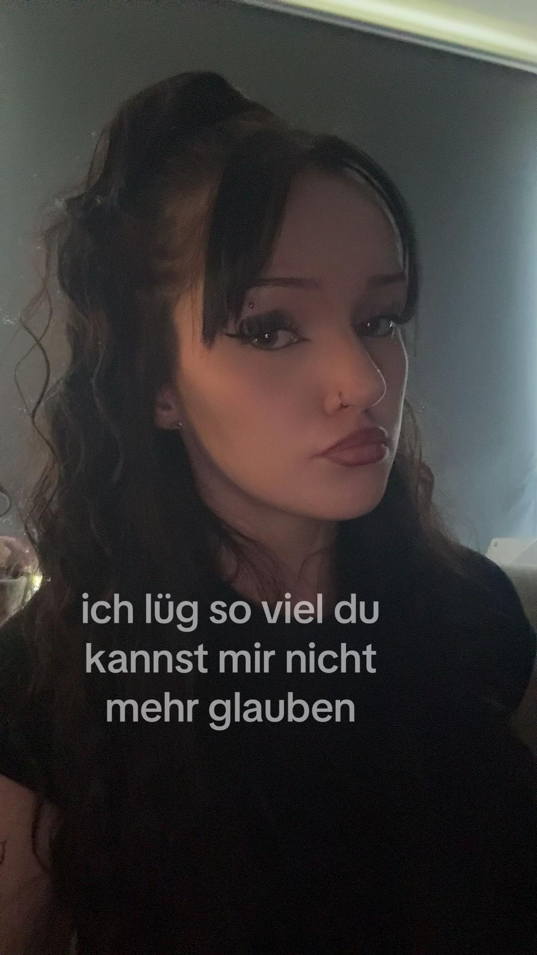 @𖣂