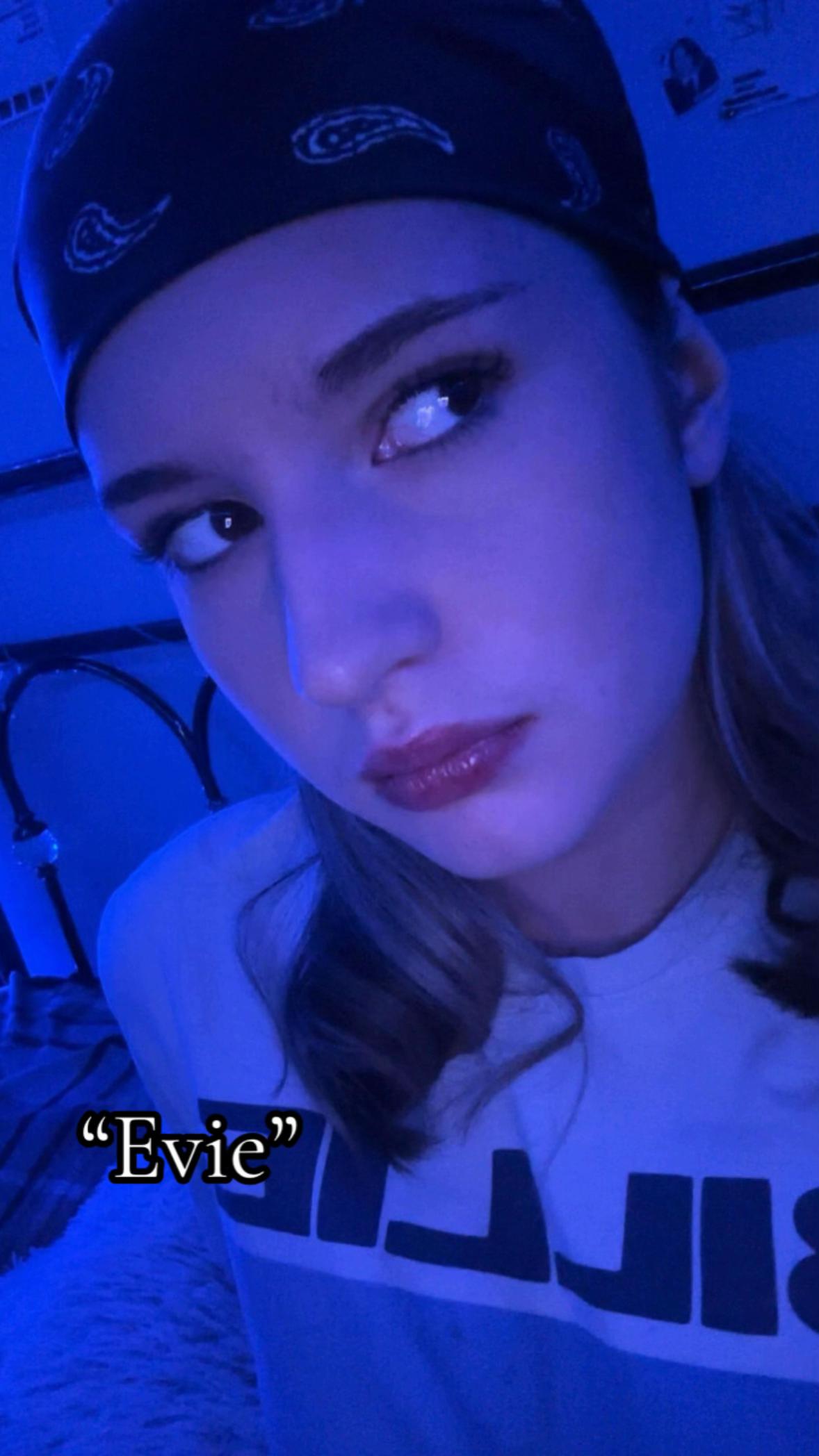 @𝐞𝐯𝐢𝐞 🪩