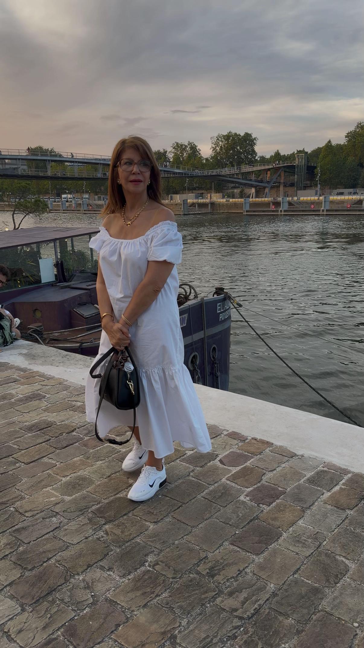 @Dress 44