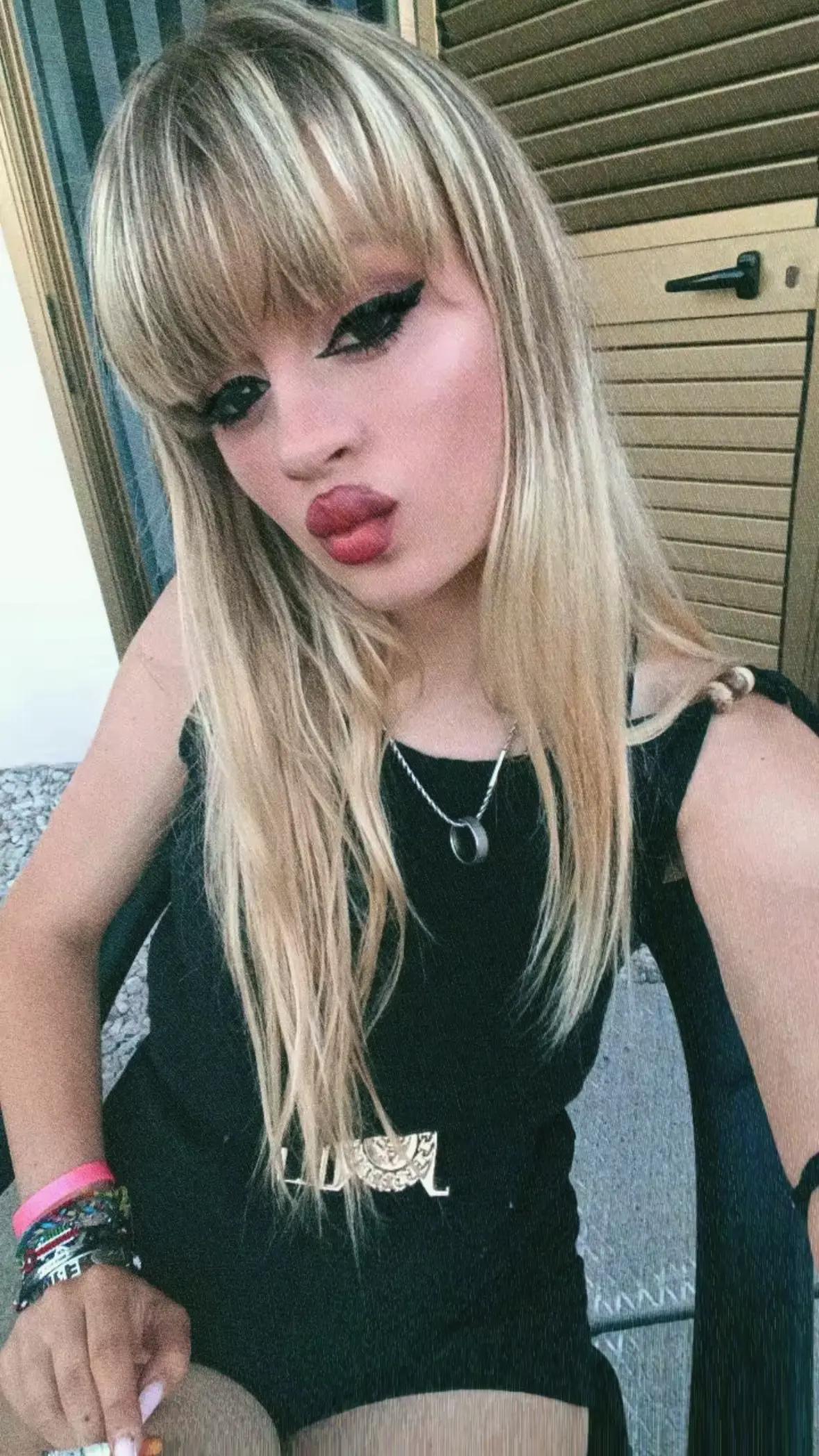 @Biondinaah