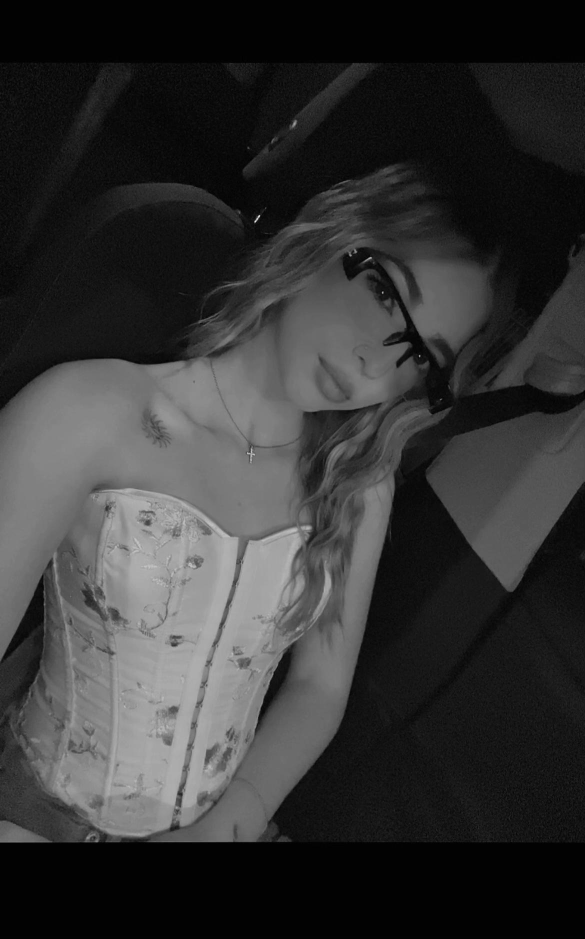 @elle