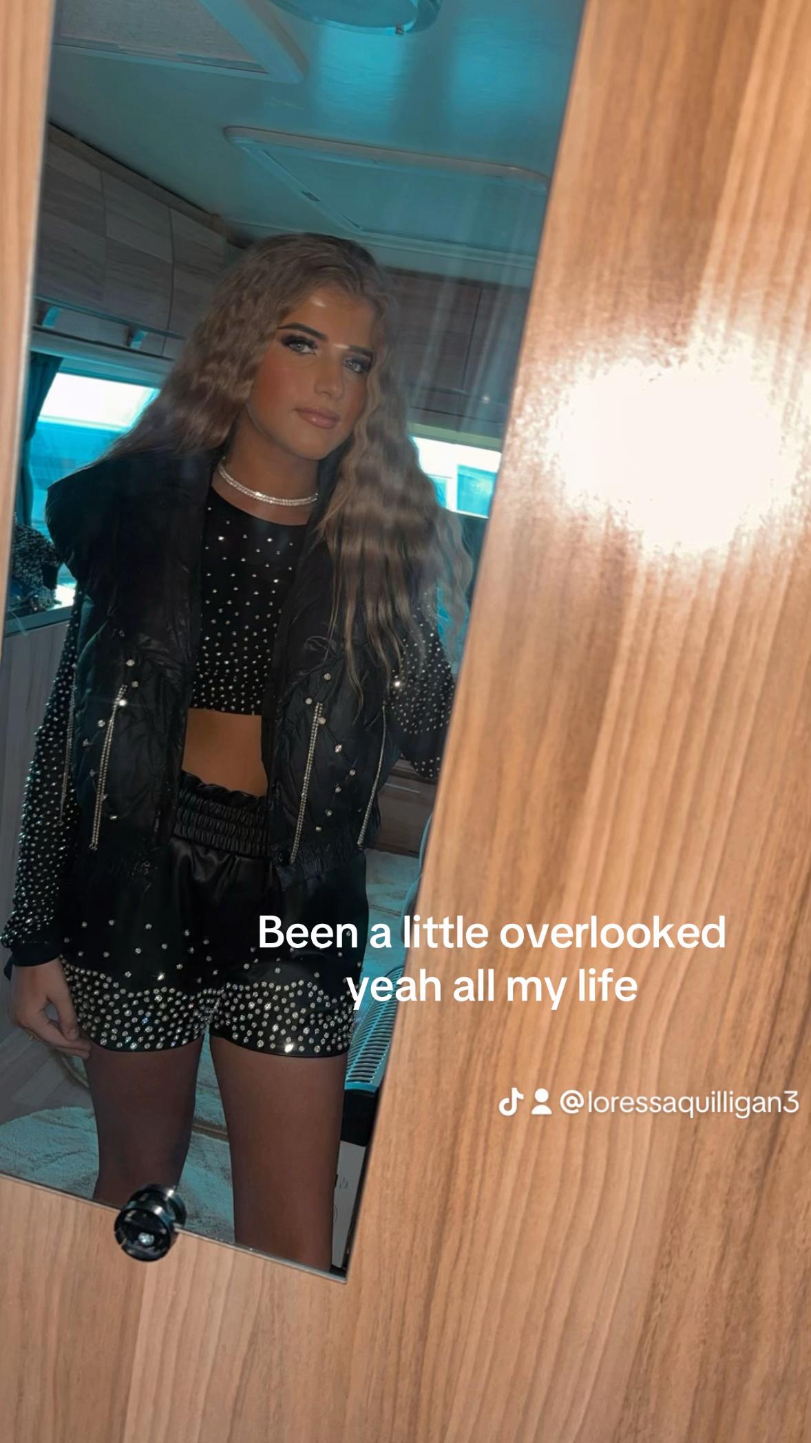 @loressaquilligan