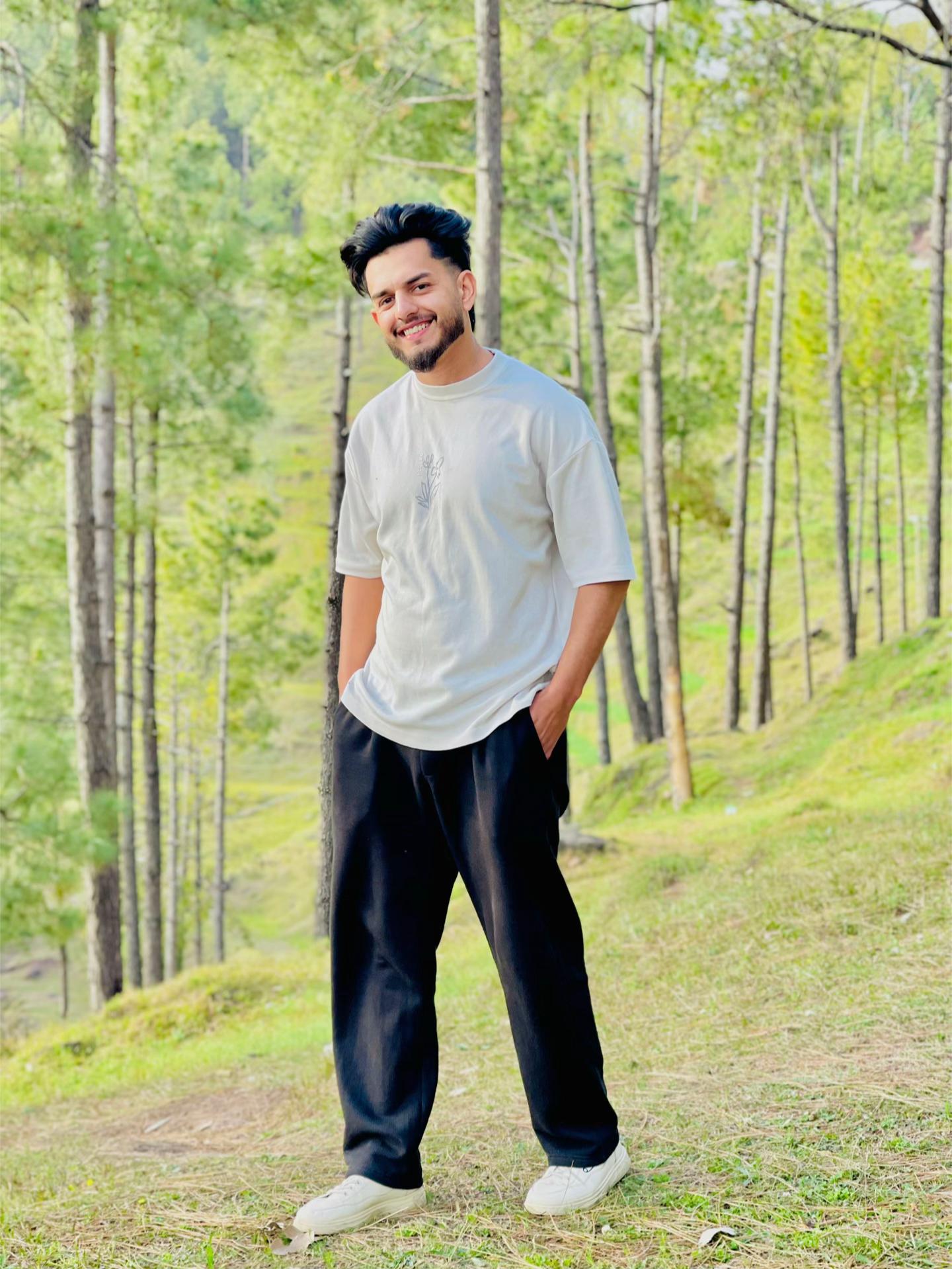 @SARDAR QASIM ✨