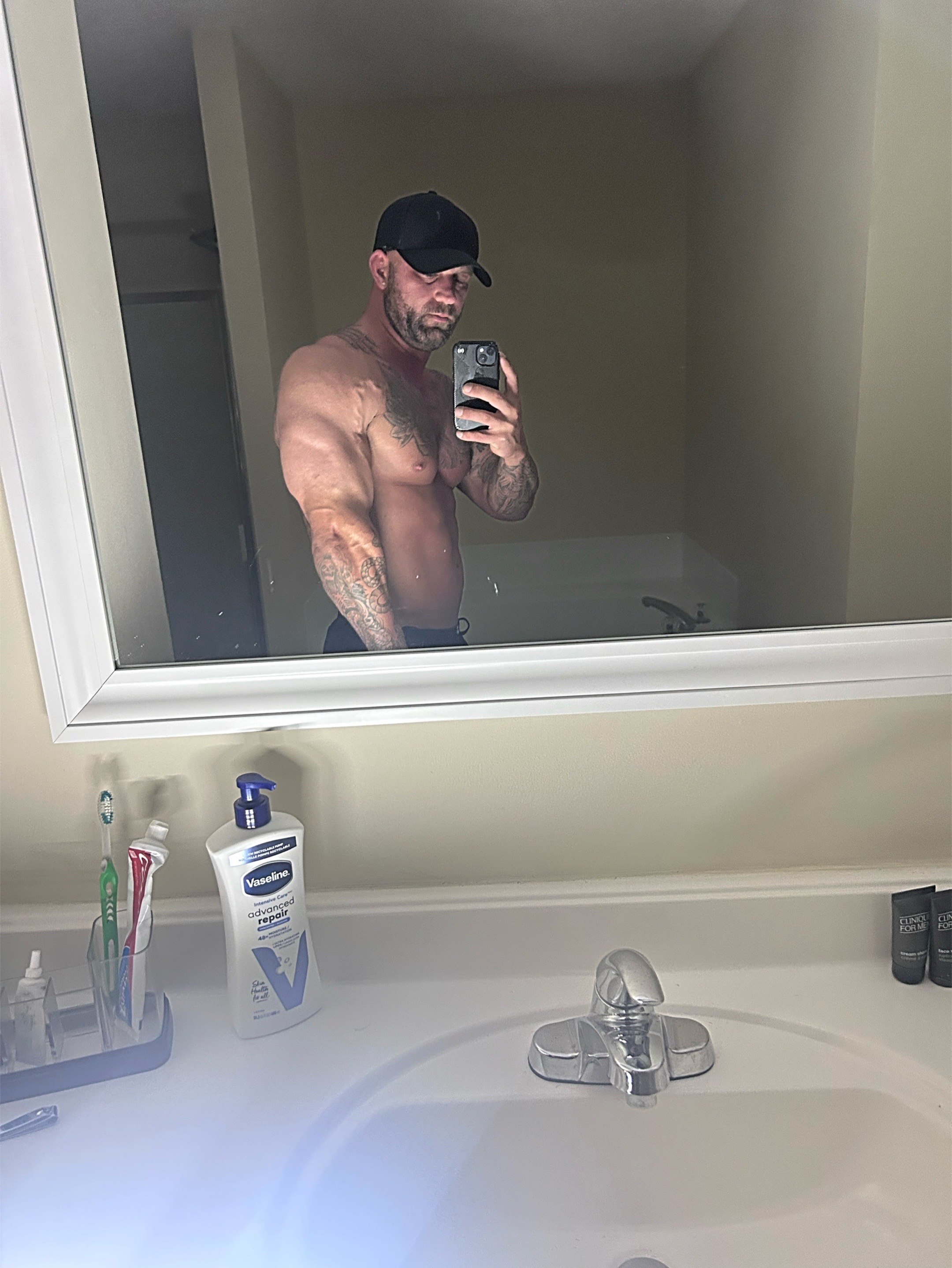 @richieswollerton