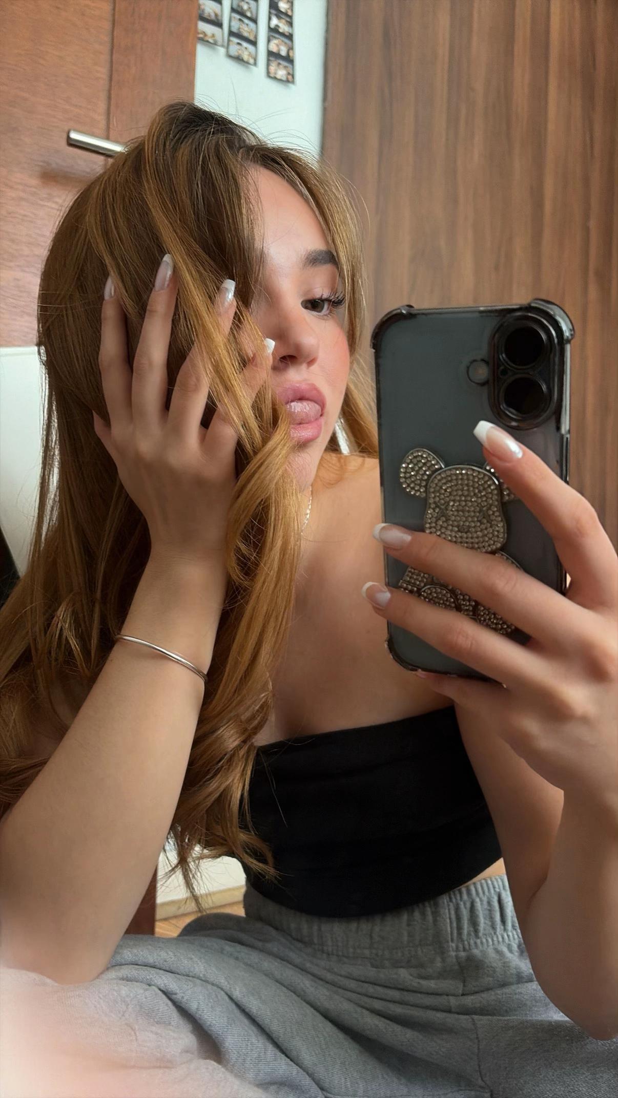 @Gabriela