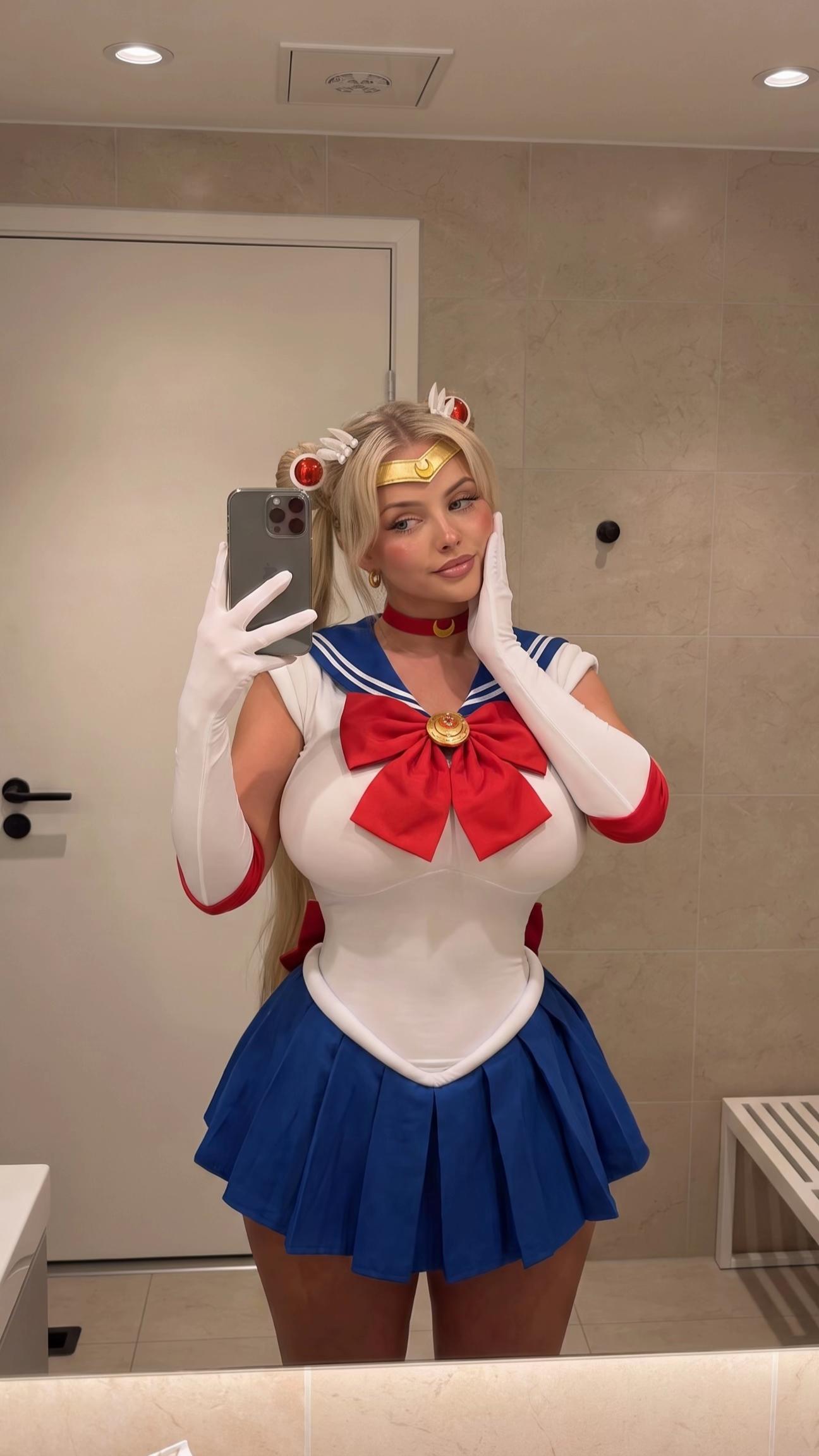 @AmberBullockCosplays