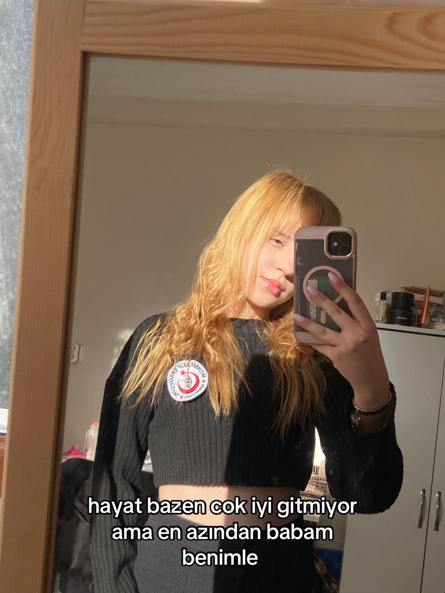 @𝘩𝘢𝘮𝘪𝘥𝘦