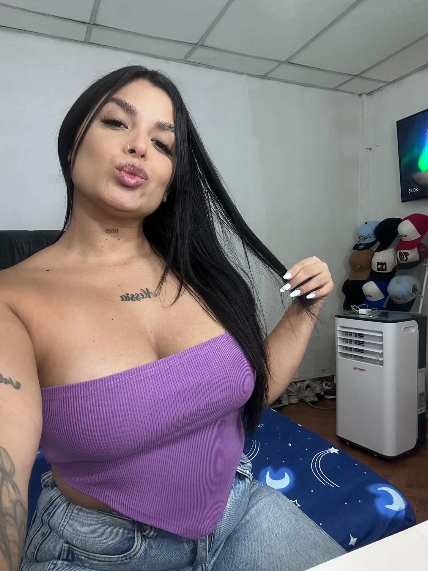 @Angie Carol🌸