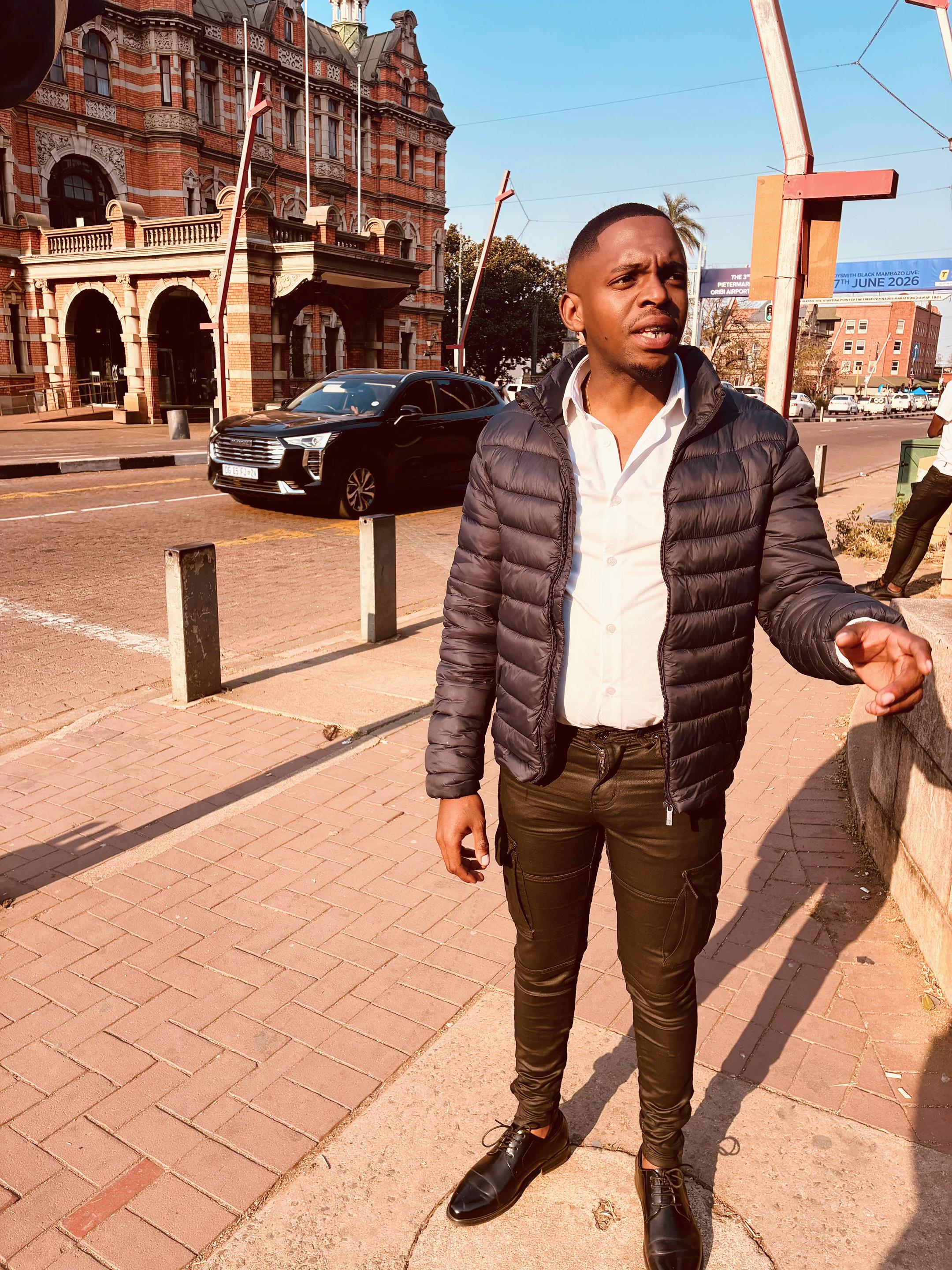 @Thabiso Kunene🇿🇦