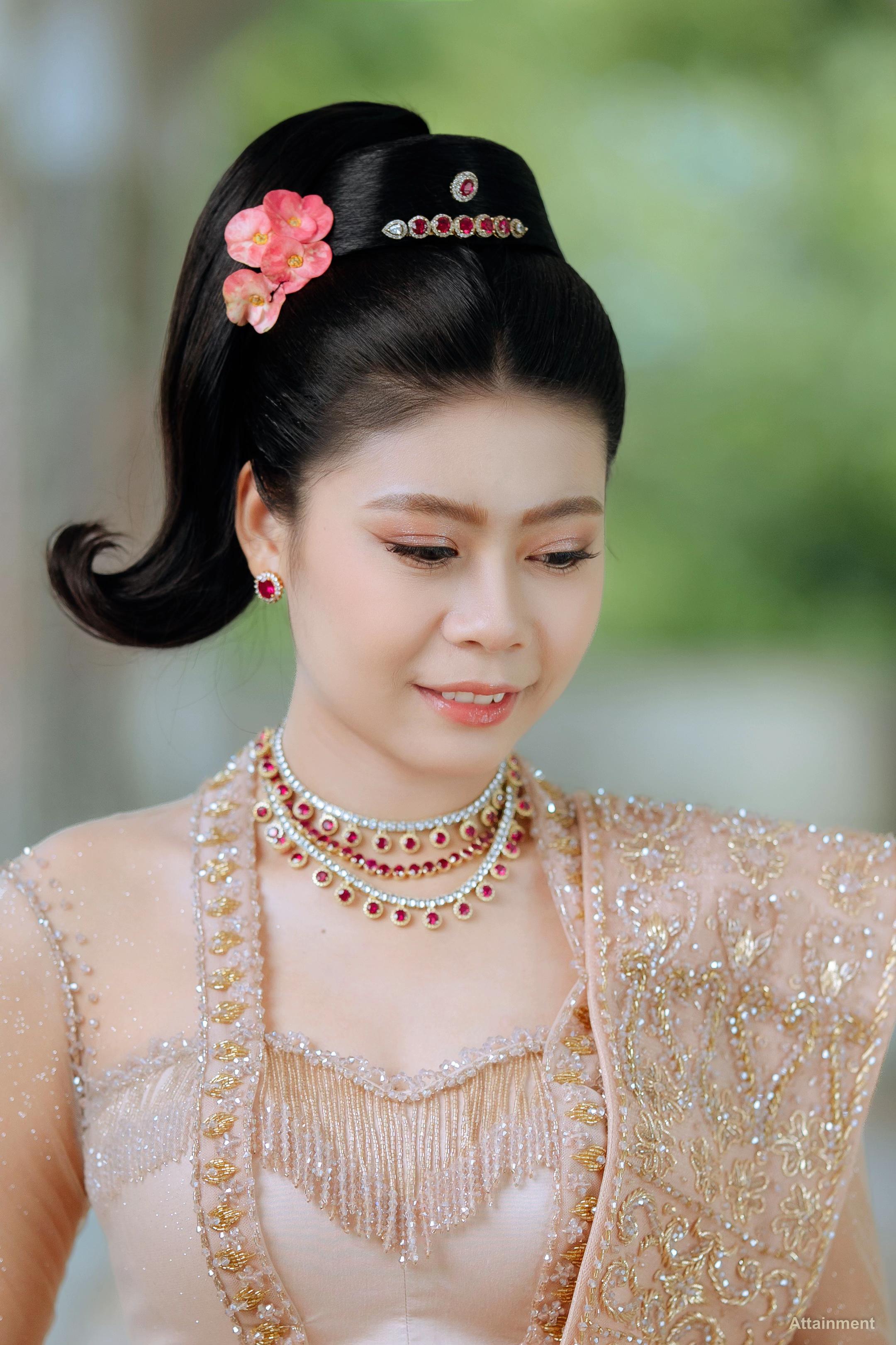 @MAY KHA LWIN🍓