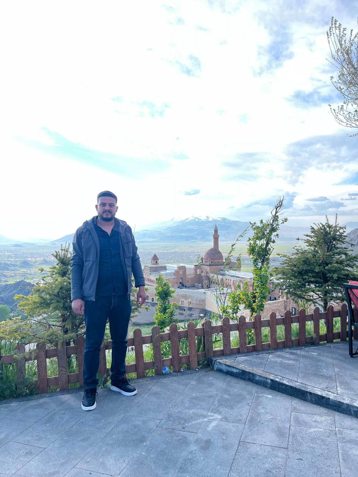 @Melik &Ccedil;i&ccedil;ek