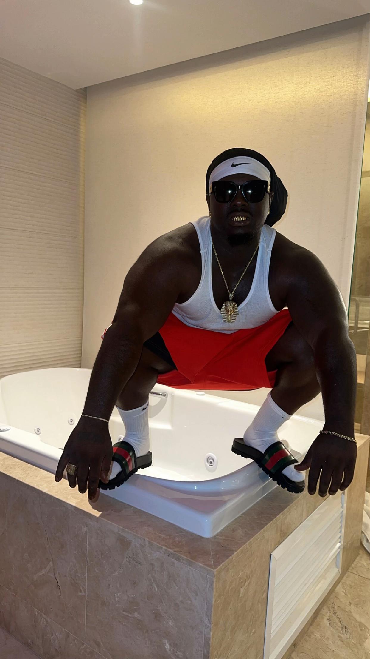 @CyiereThaGorillaTrucka🦍