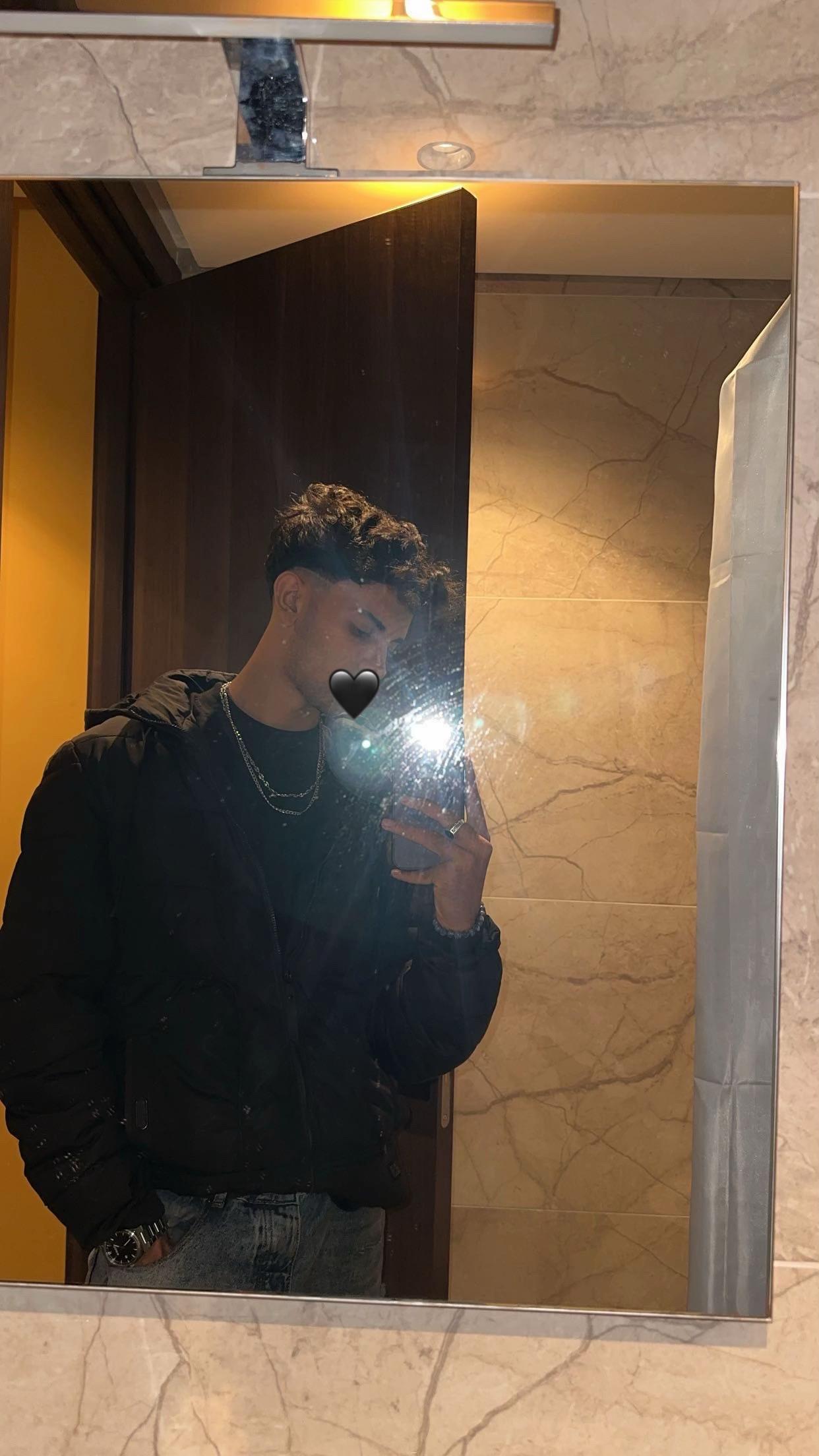 @🤴🏻