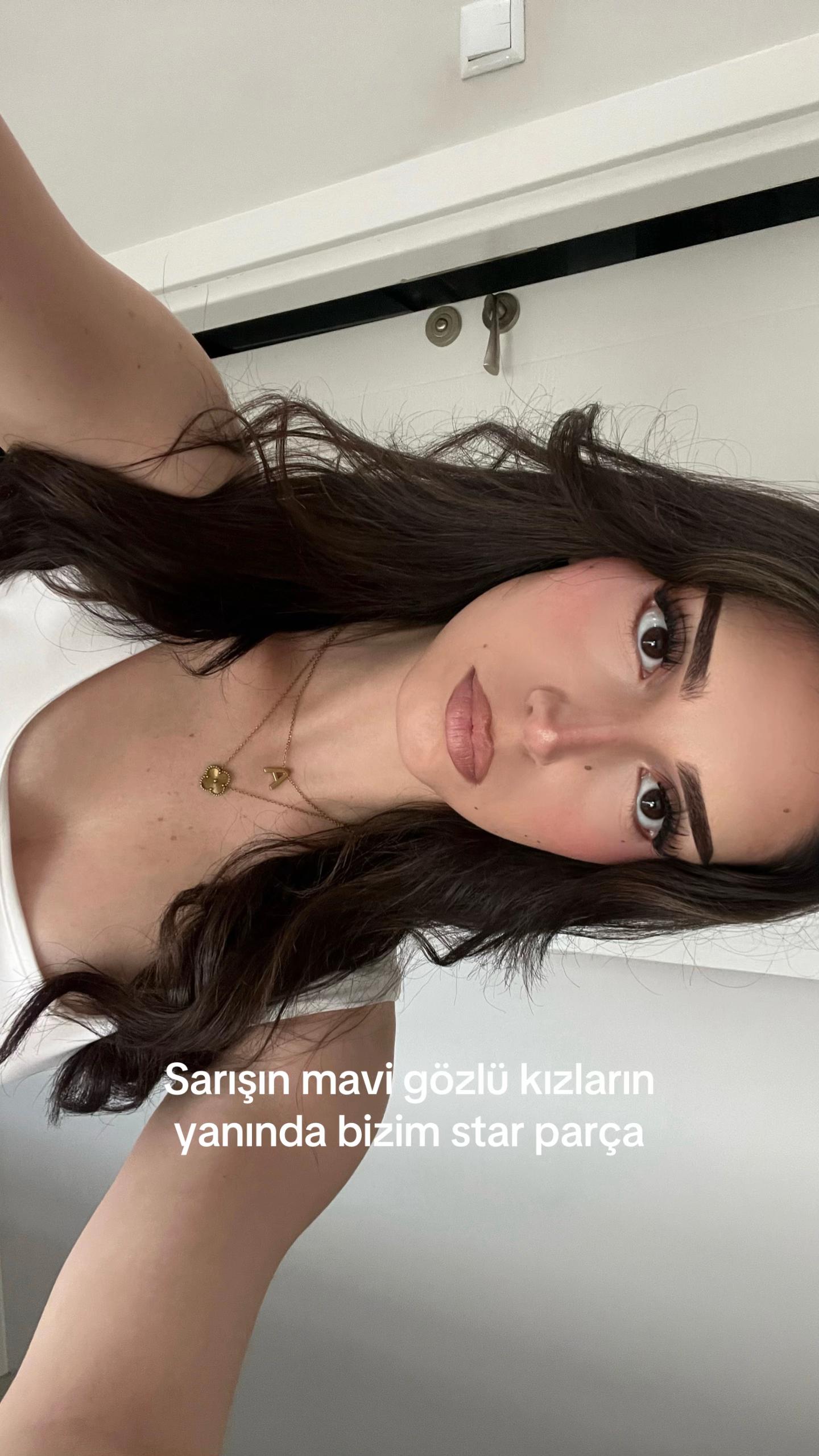 @𝒜.