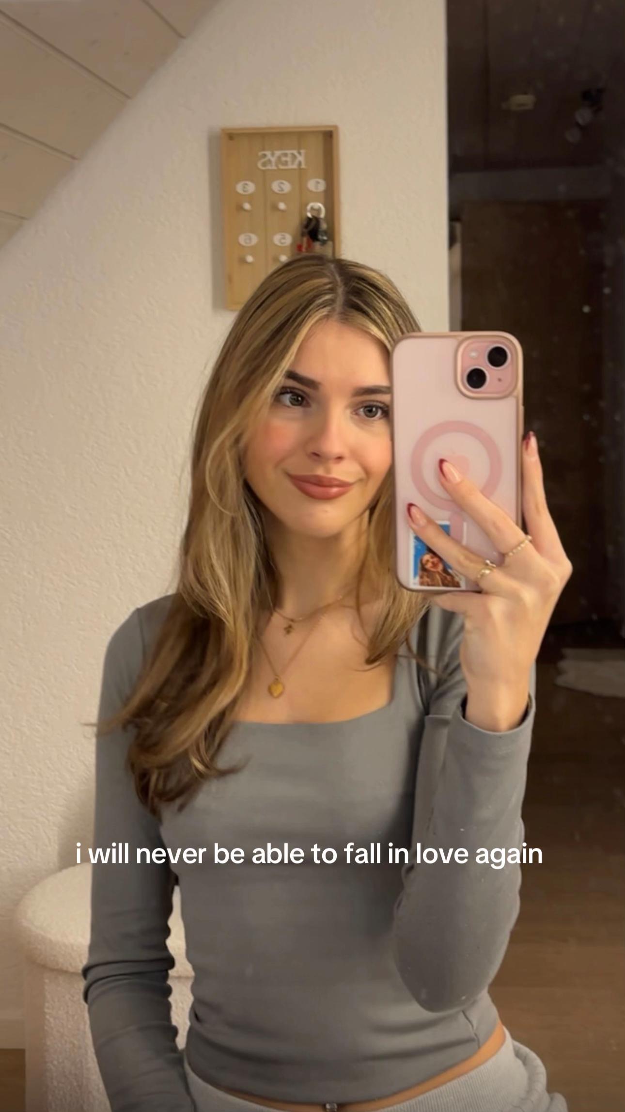 @noëlie ✝️