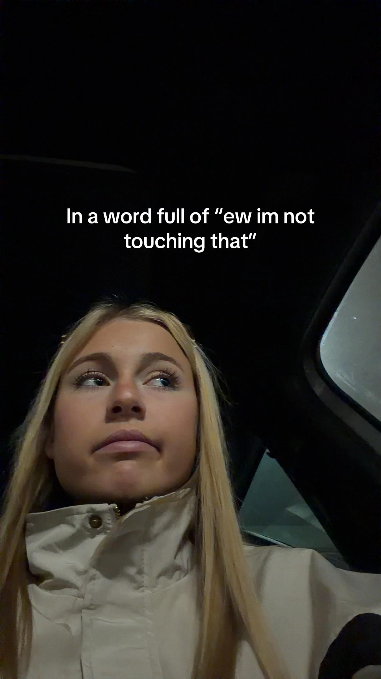 @CHLOE HYNDMAN