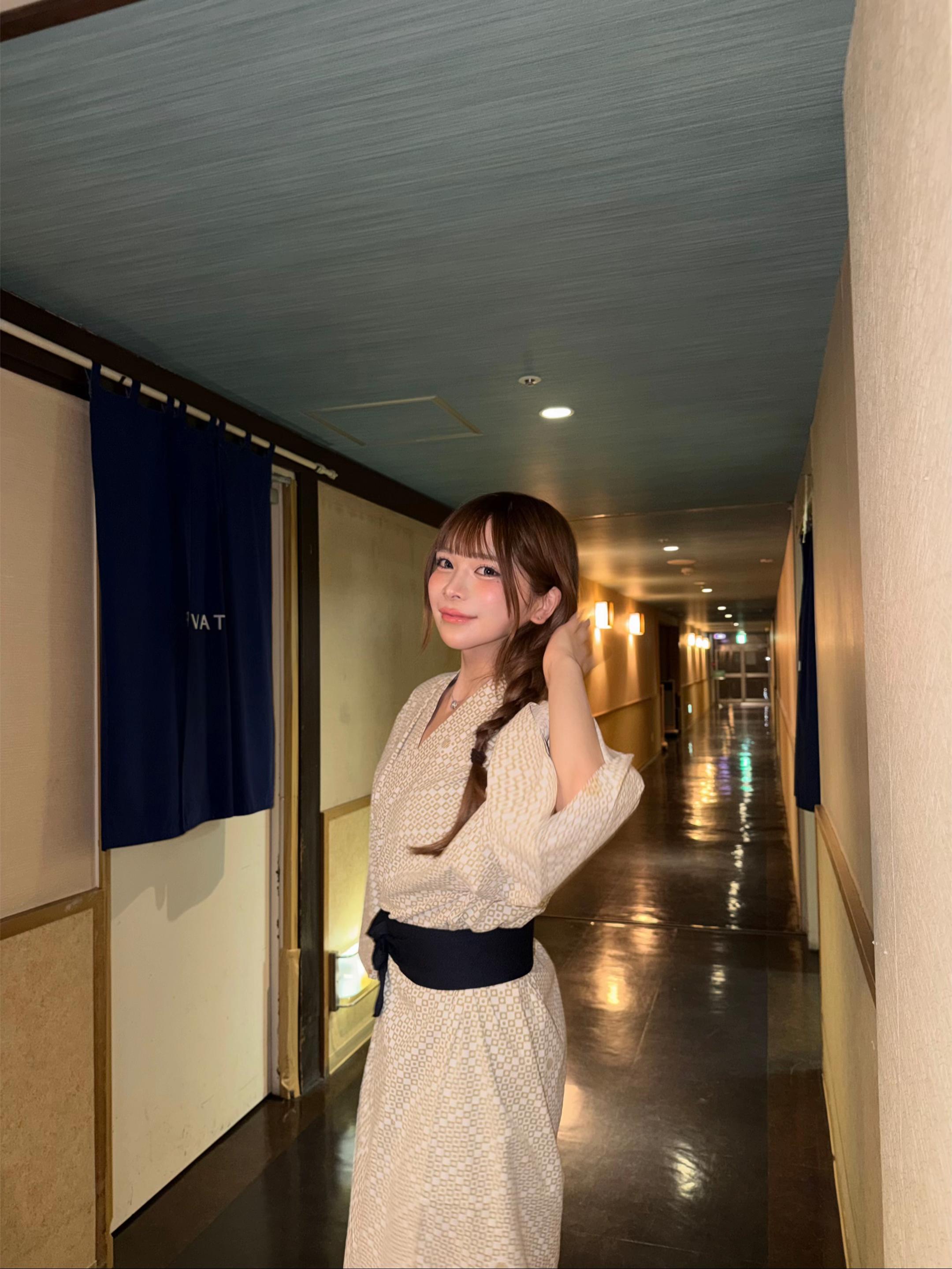 @ゆーこす