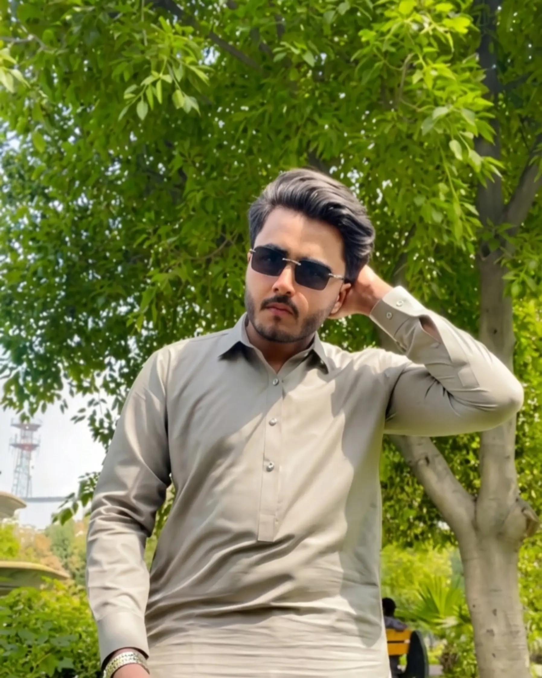 @معیز خان رہیلہ🥀🐎