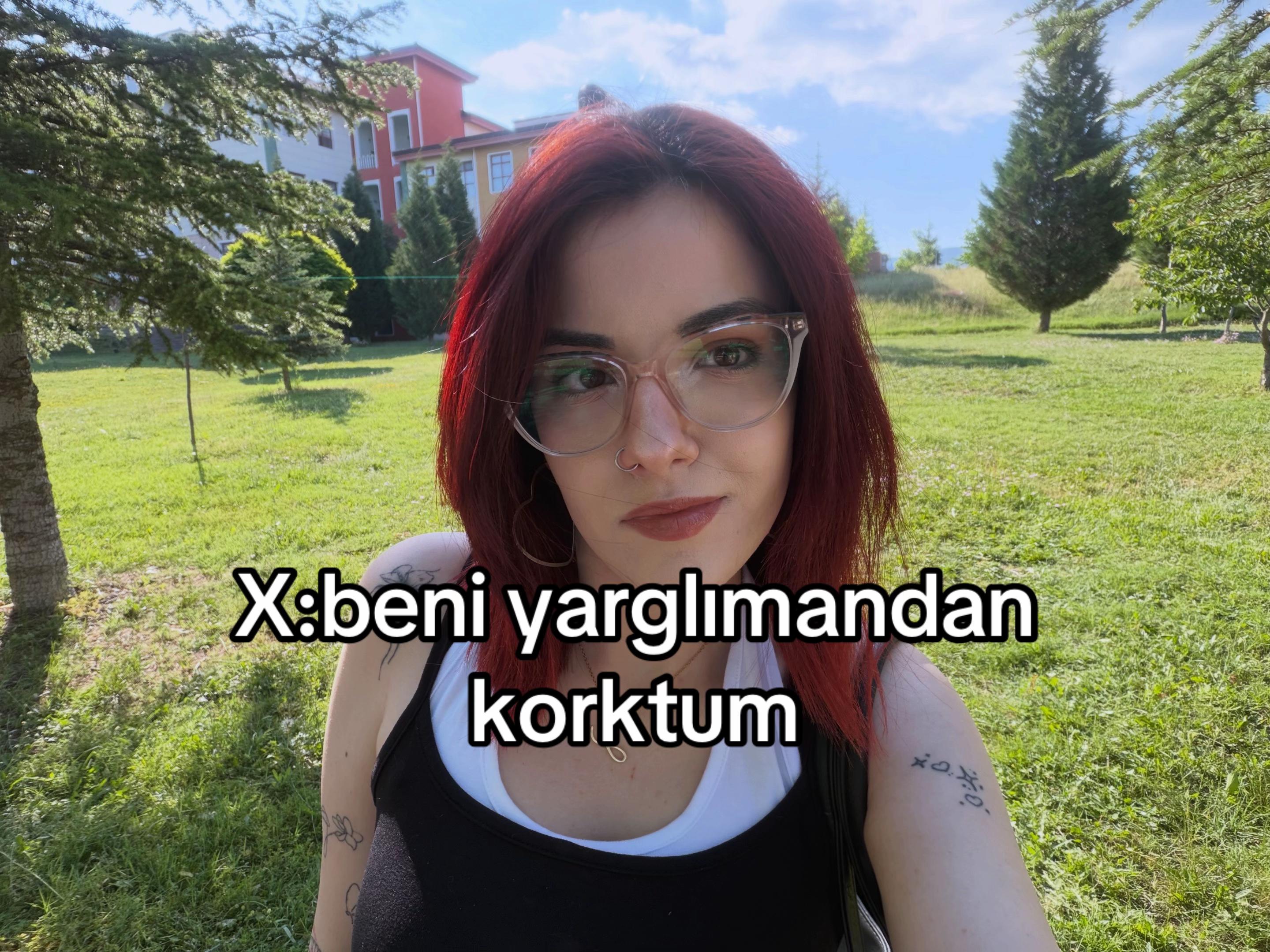 @larasugenis
