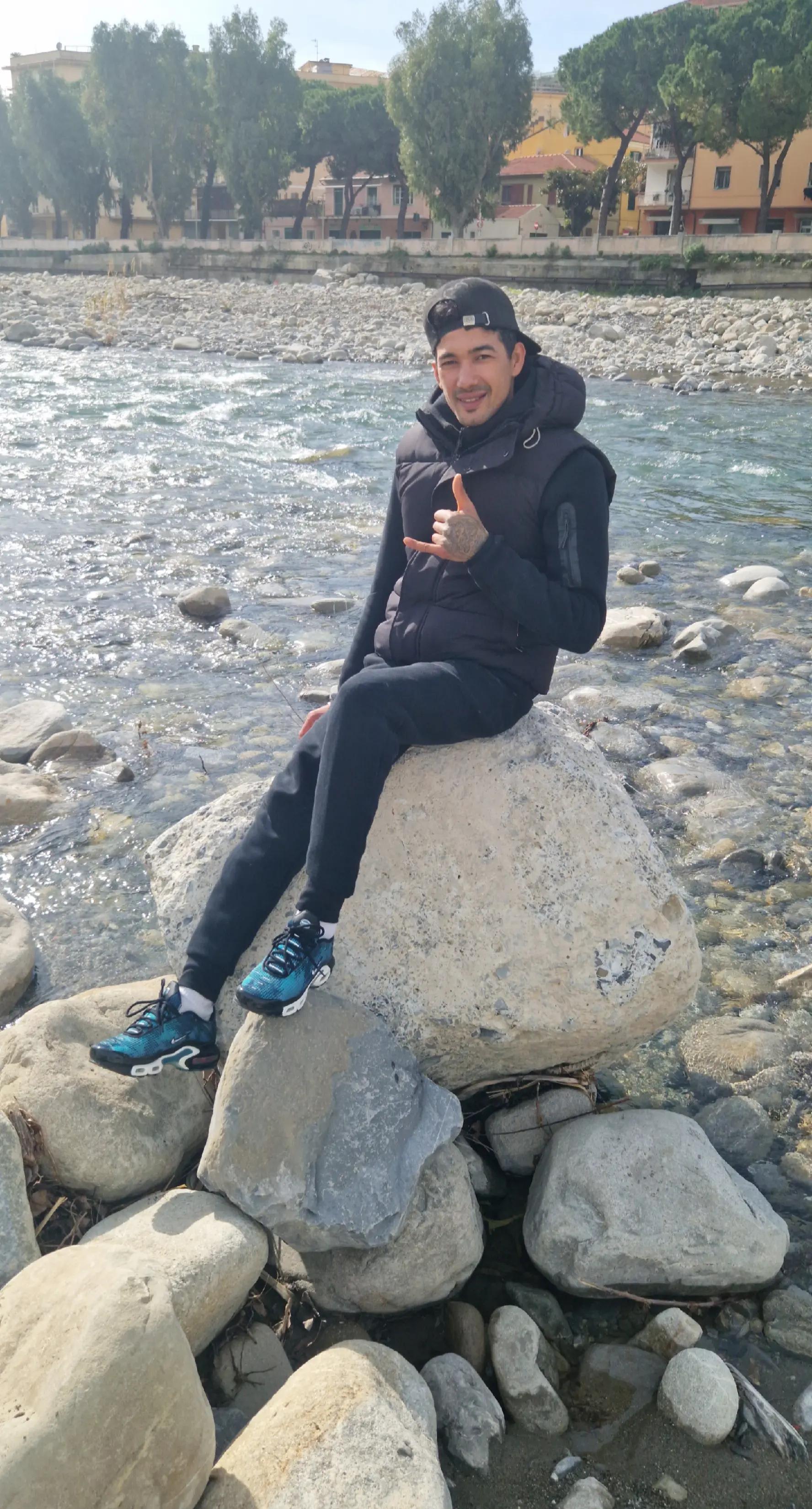 @hamza barjwi