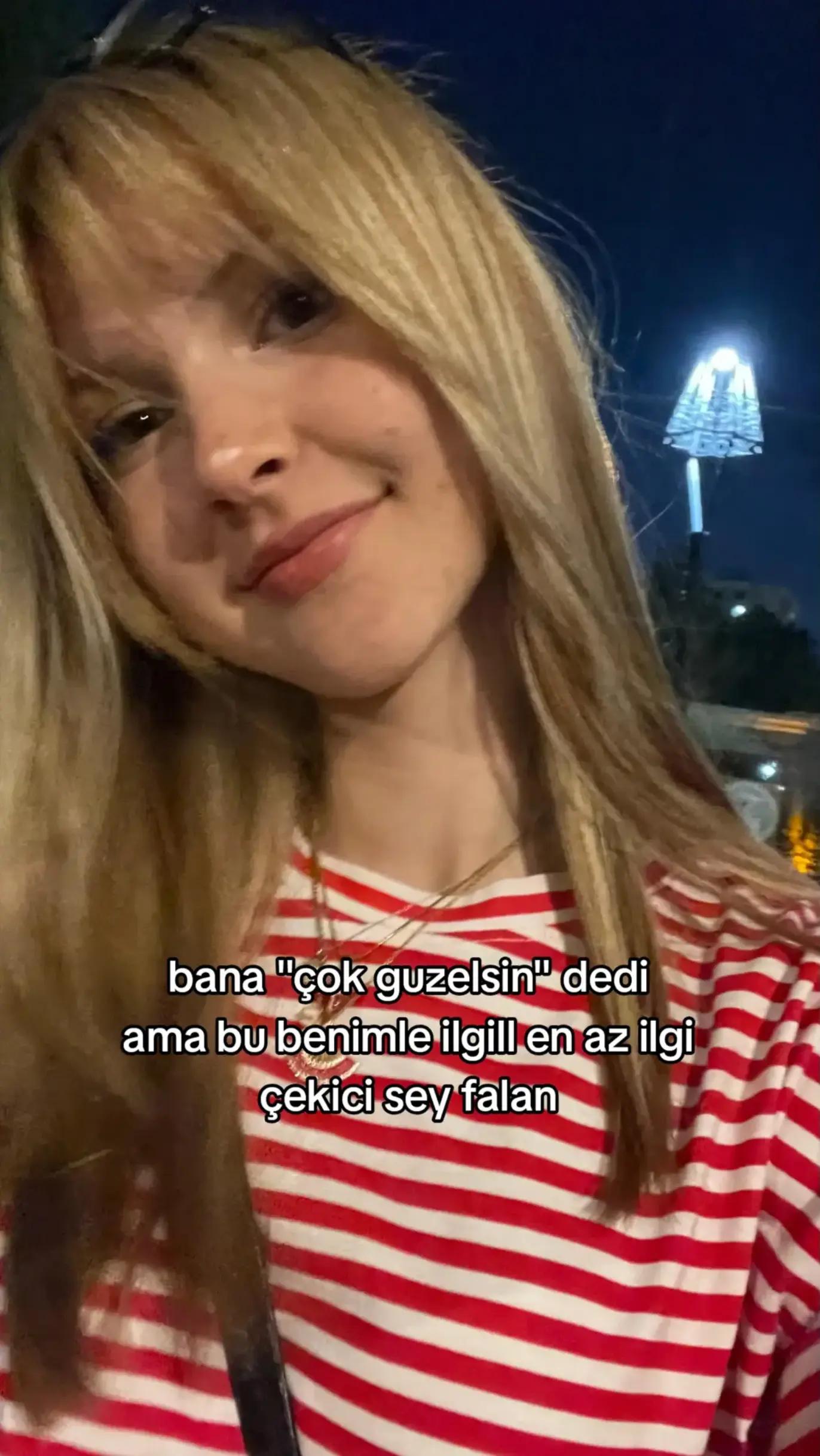 @🐩