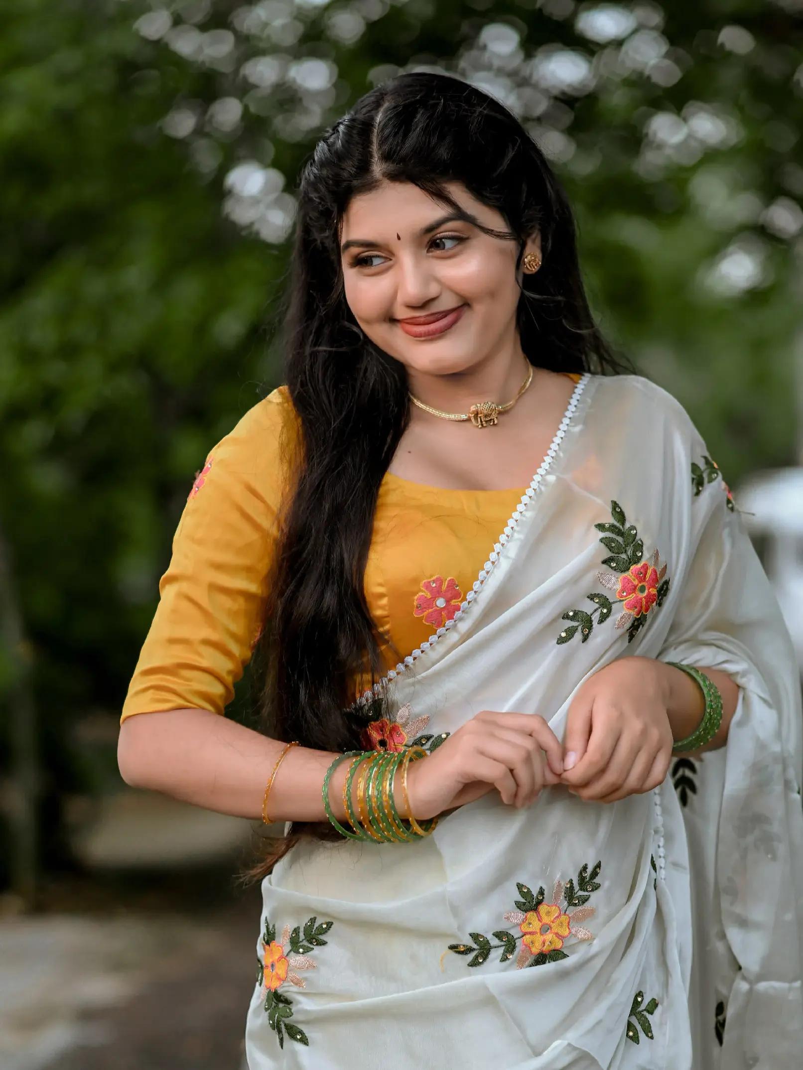 @Nivedyanivyy gouri.official 💠