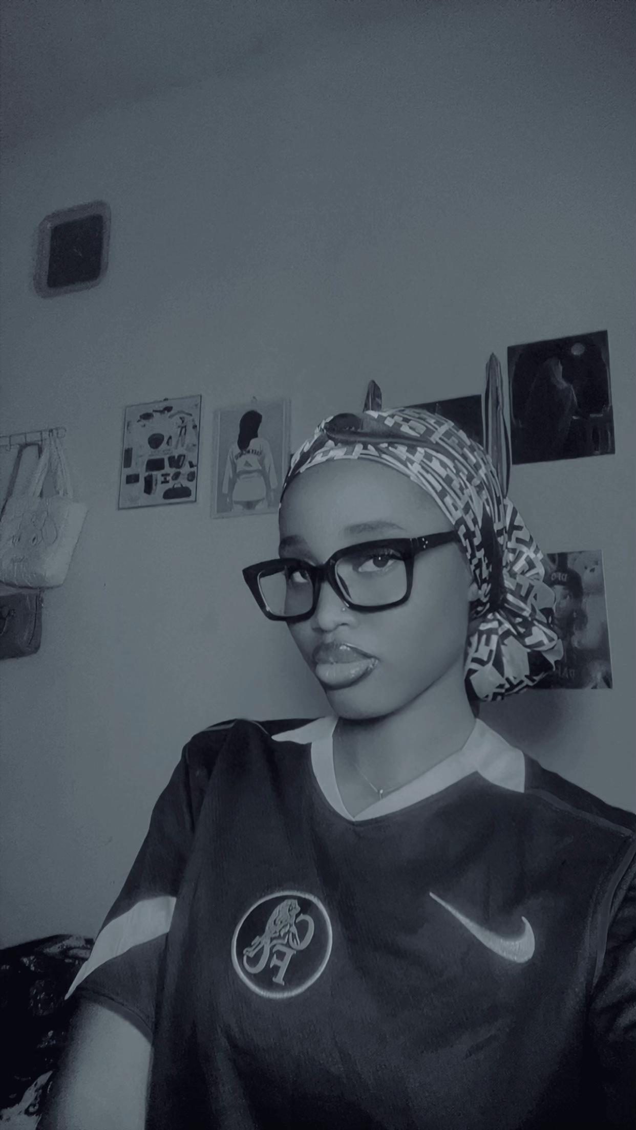 @𝓣𝓱𝓲𝓪 ♡