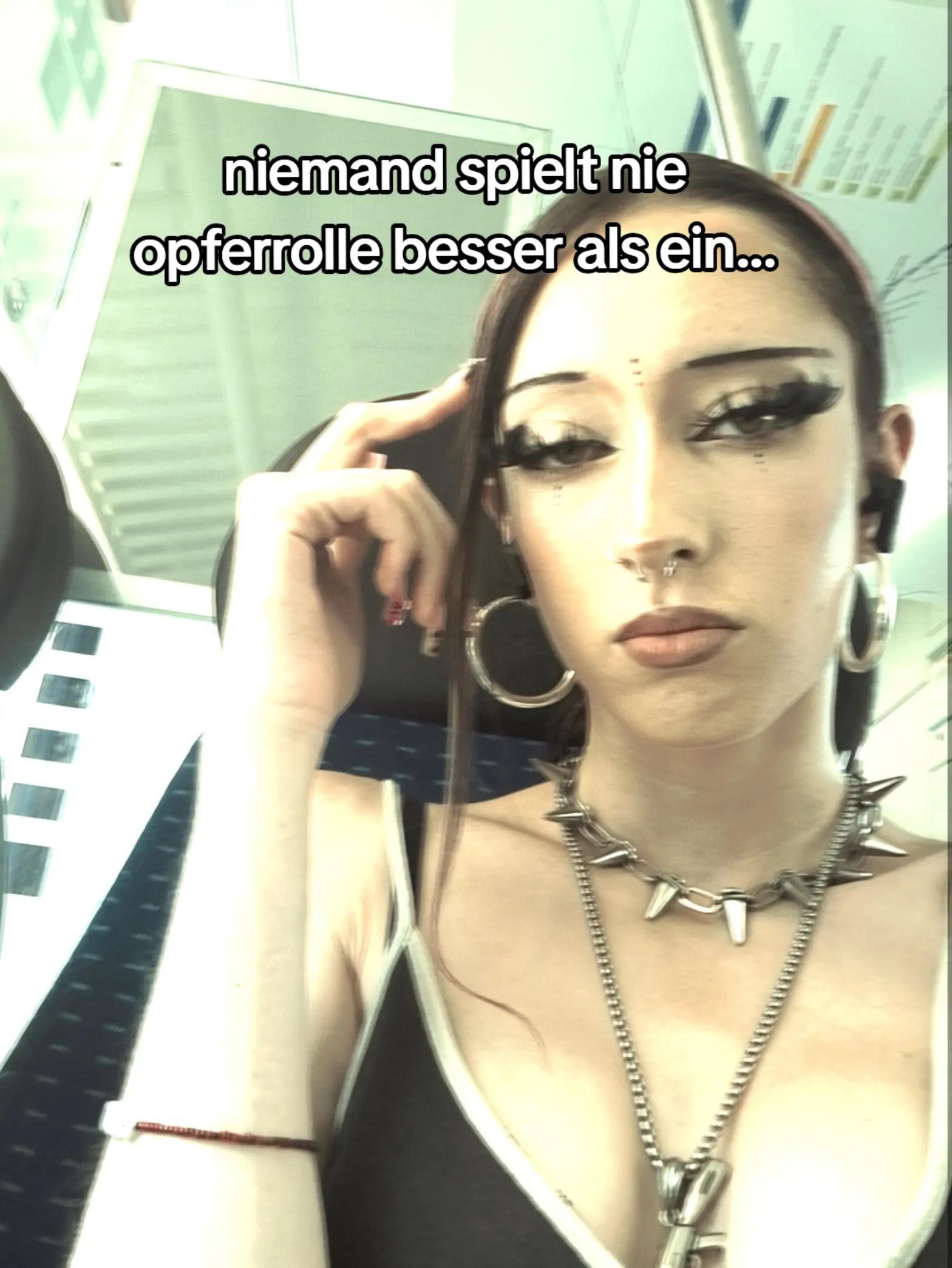 @☭❤️✮𝔑𝔢𝔩𝔢✮🖤☭