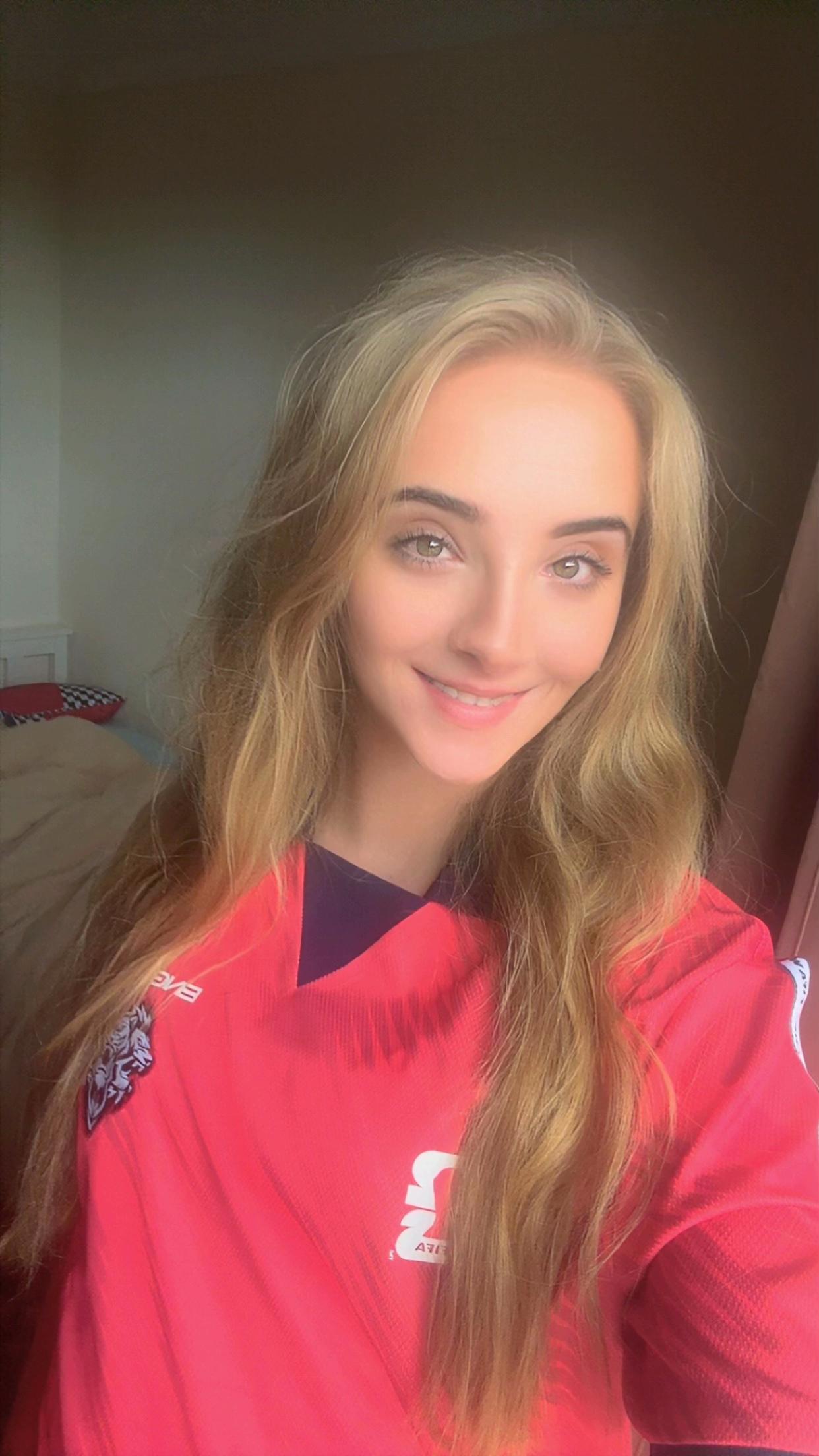 @Sophiiee28